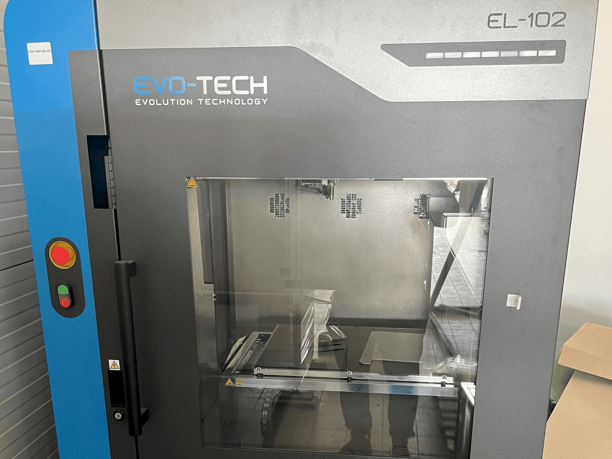 Vista frontale della macchina EVO-tech EL-102 V2