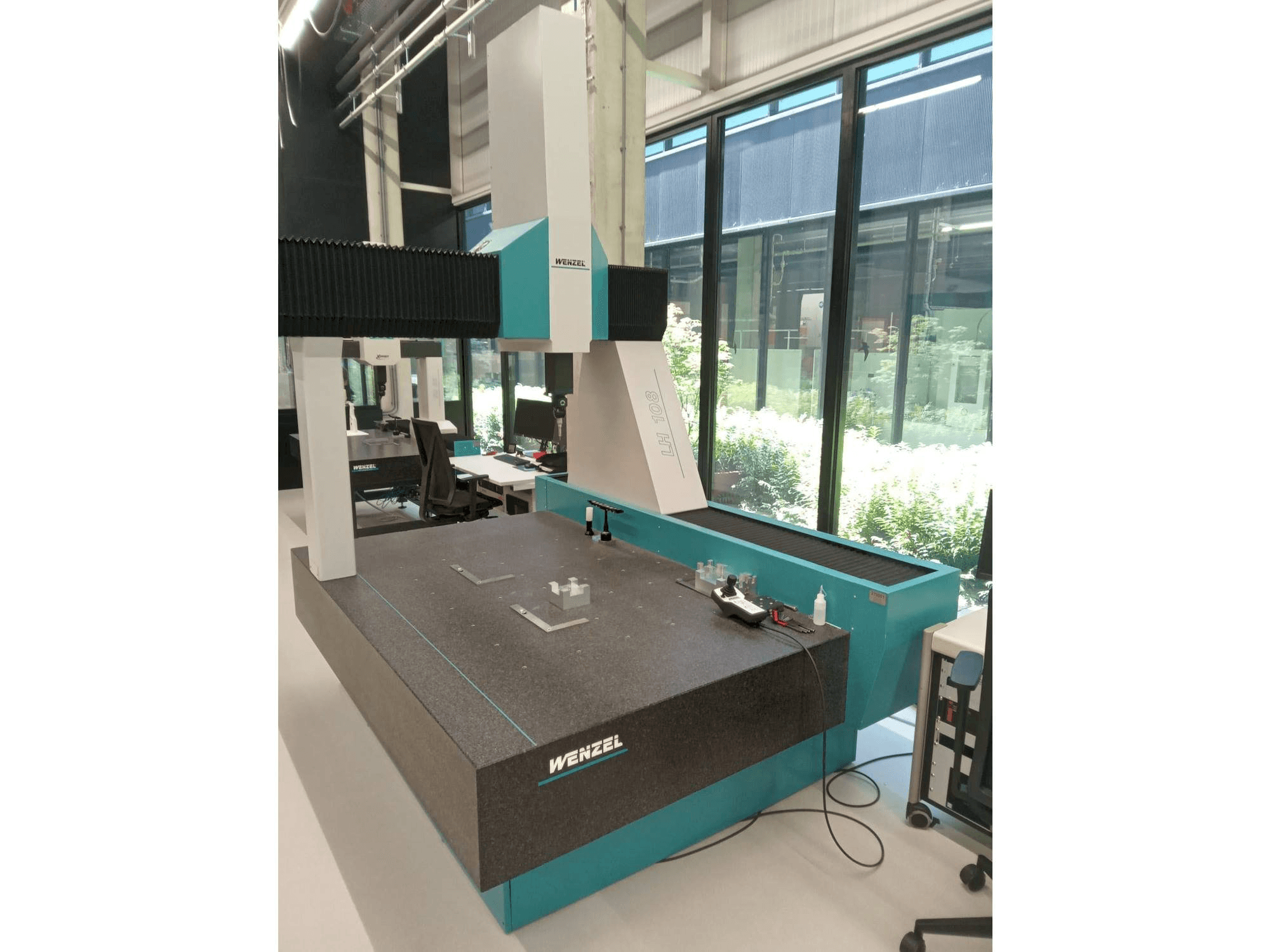 Vista frontale della macchina Wenzel LH-108