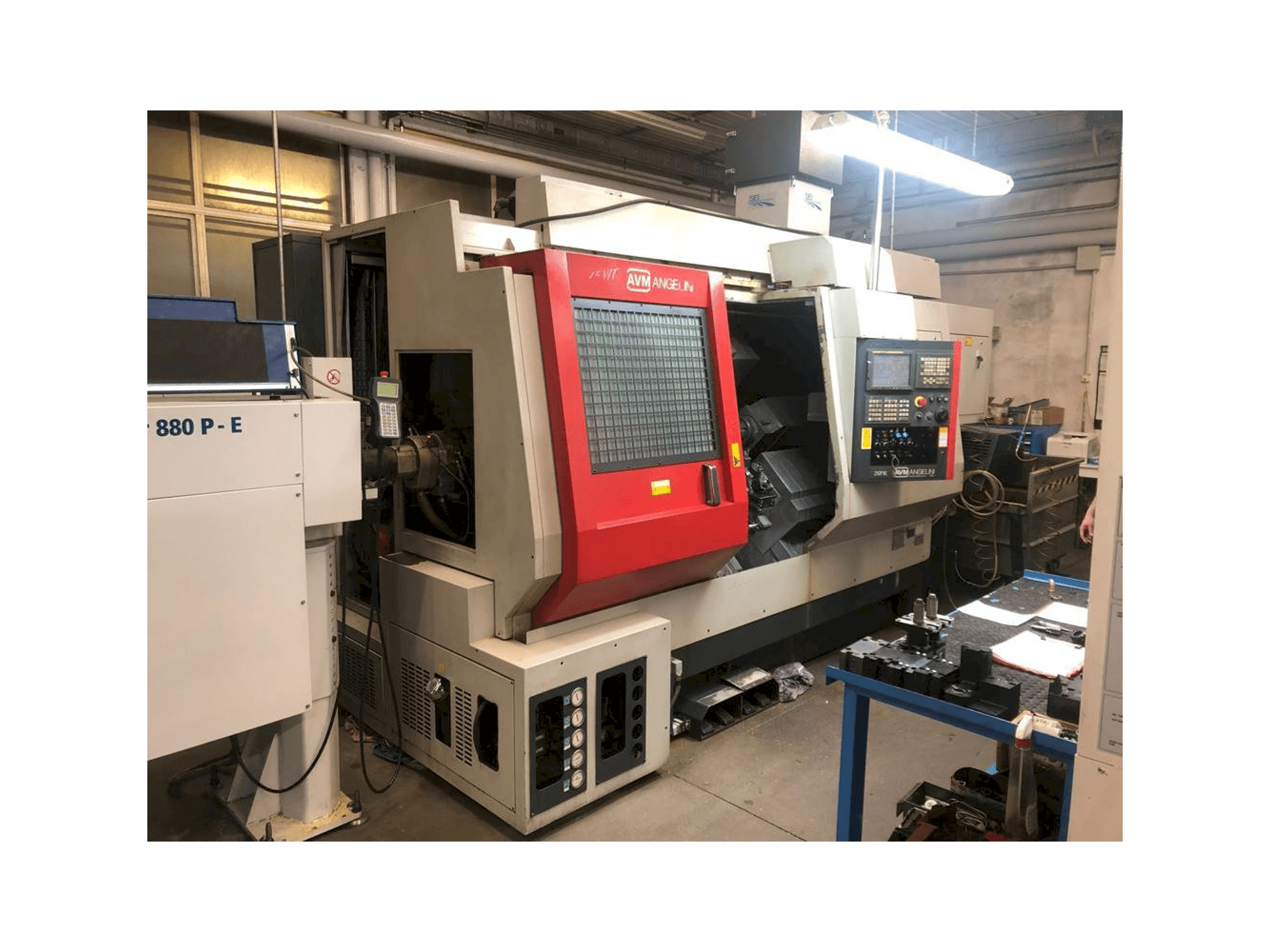 Vista frontale della macchina AVM Angelini Zenit