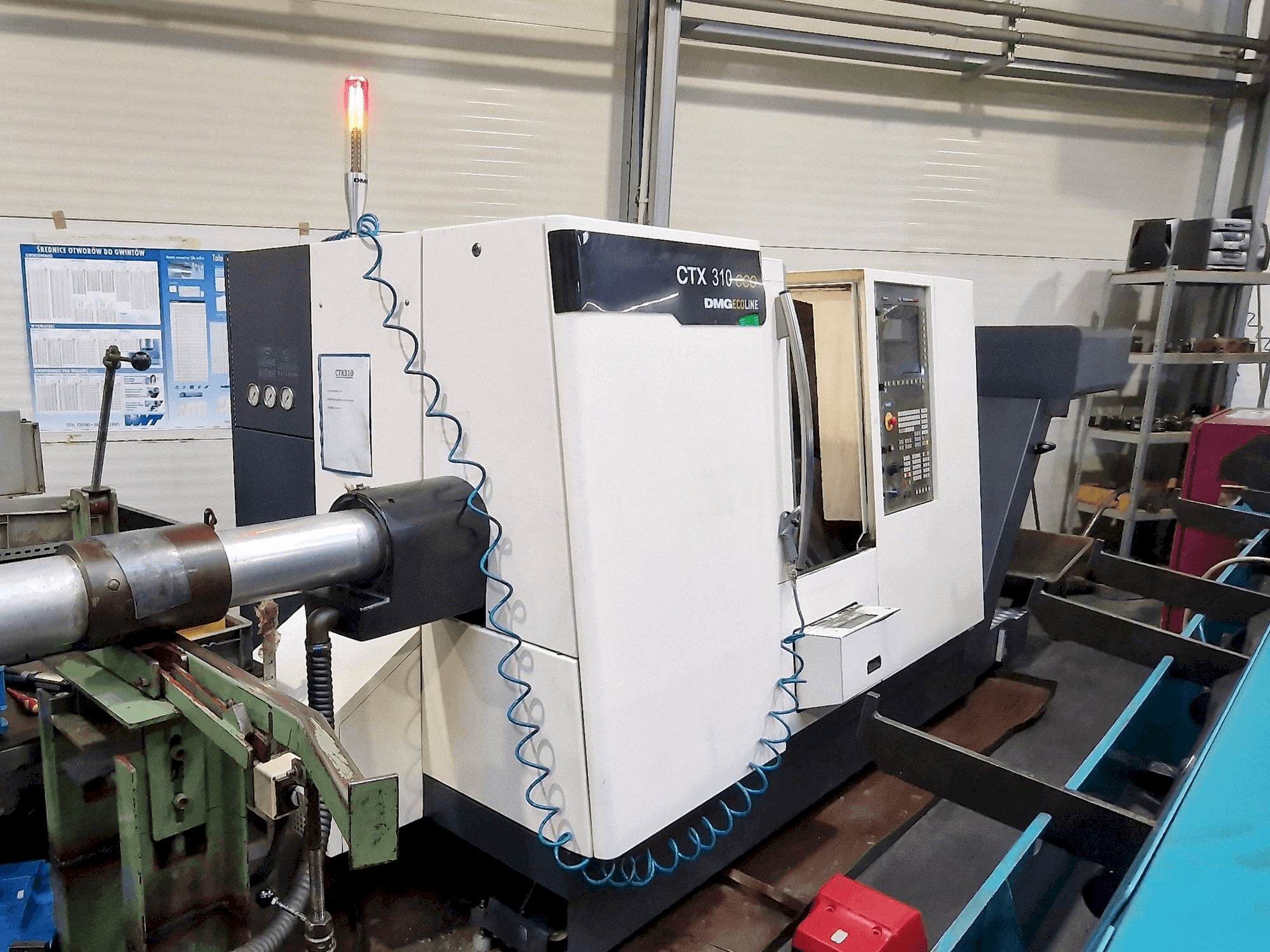 Vista laterale sinistra della macchina DMG CTX 310 ecoline