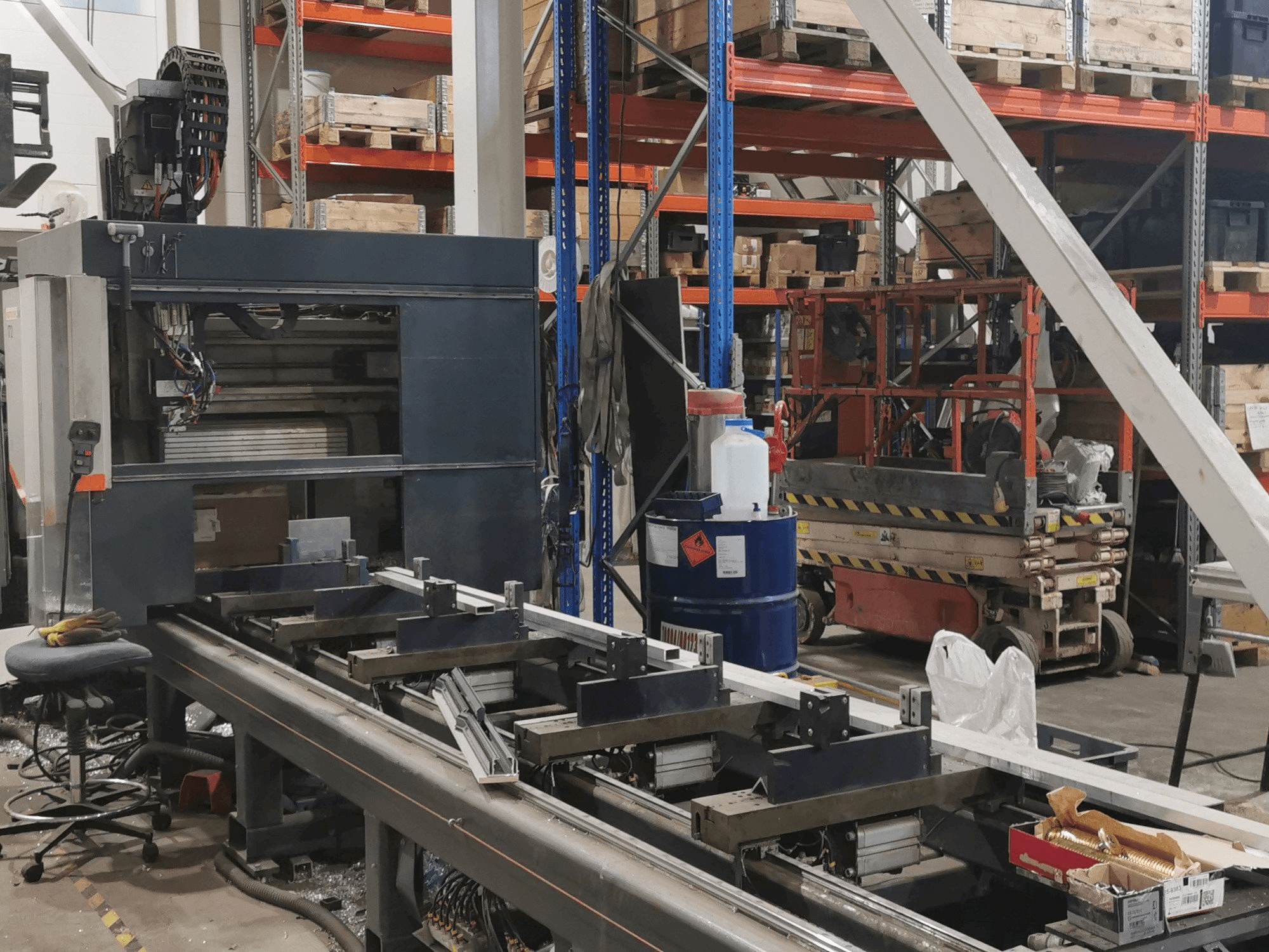 Vista frontale della macchina Elumatec SBZ 140