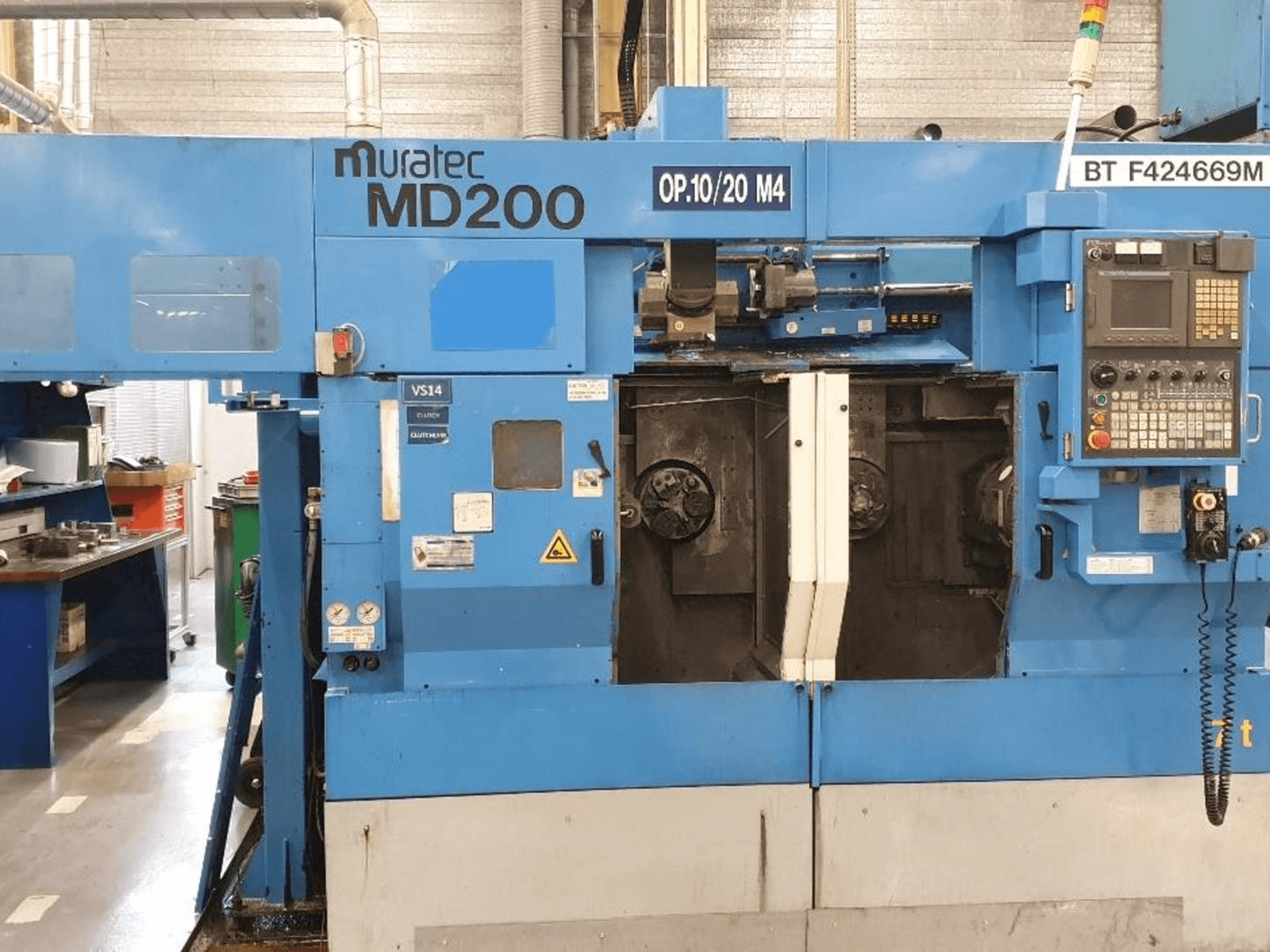 Vista frontale della macchina Muratec MD200