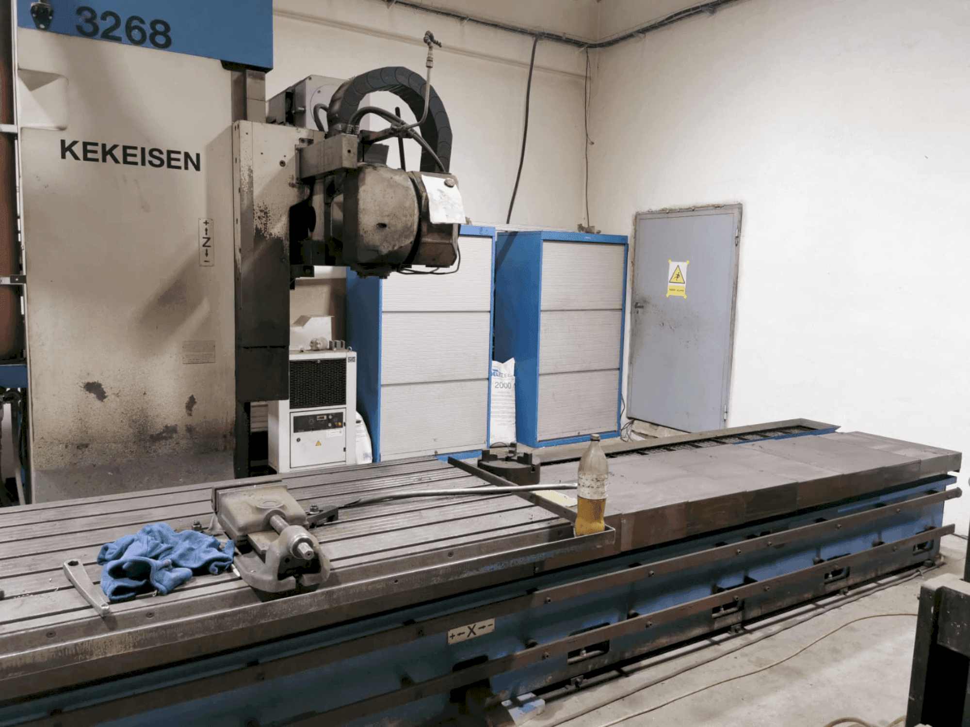 Vista frontale della macchina Kekeisen KEKEISEN UBF 2500