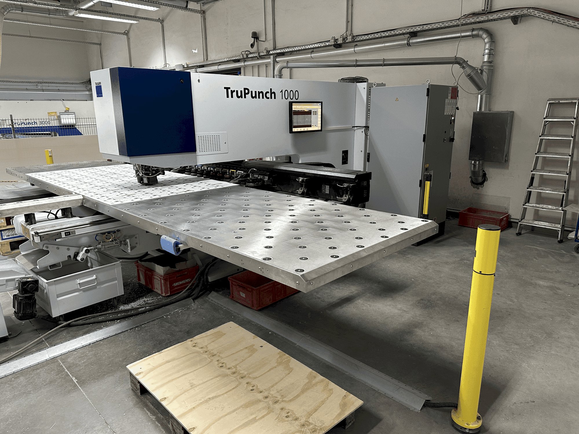 Vista frontale della macchina TRUMPF TruPunch 1000