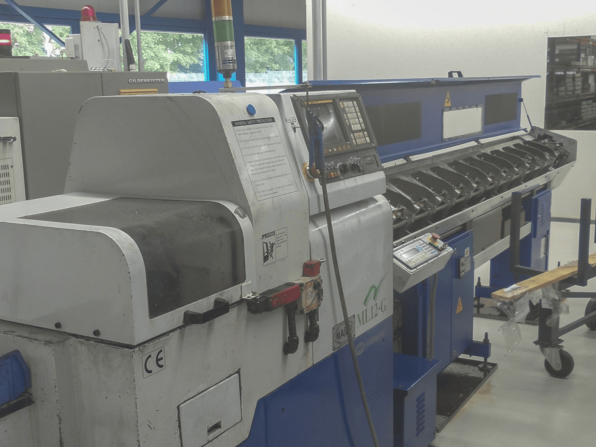 Vista lato sinistro della macchina Maier ML-12