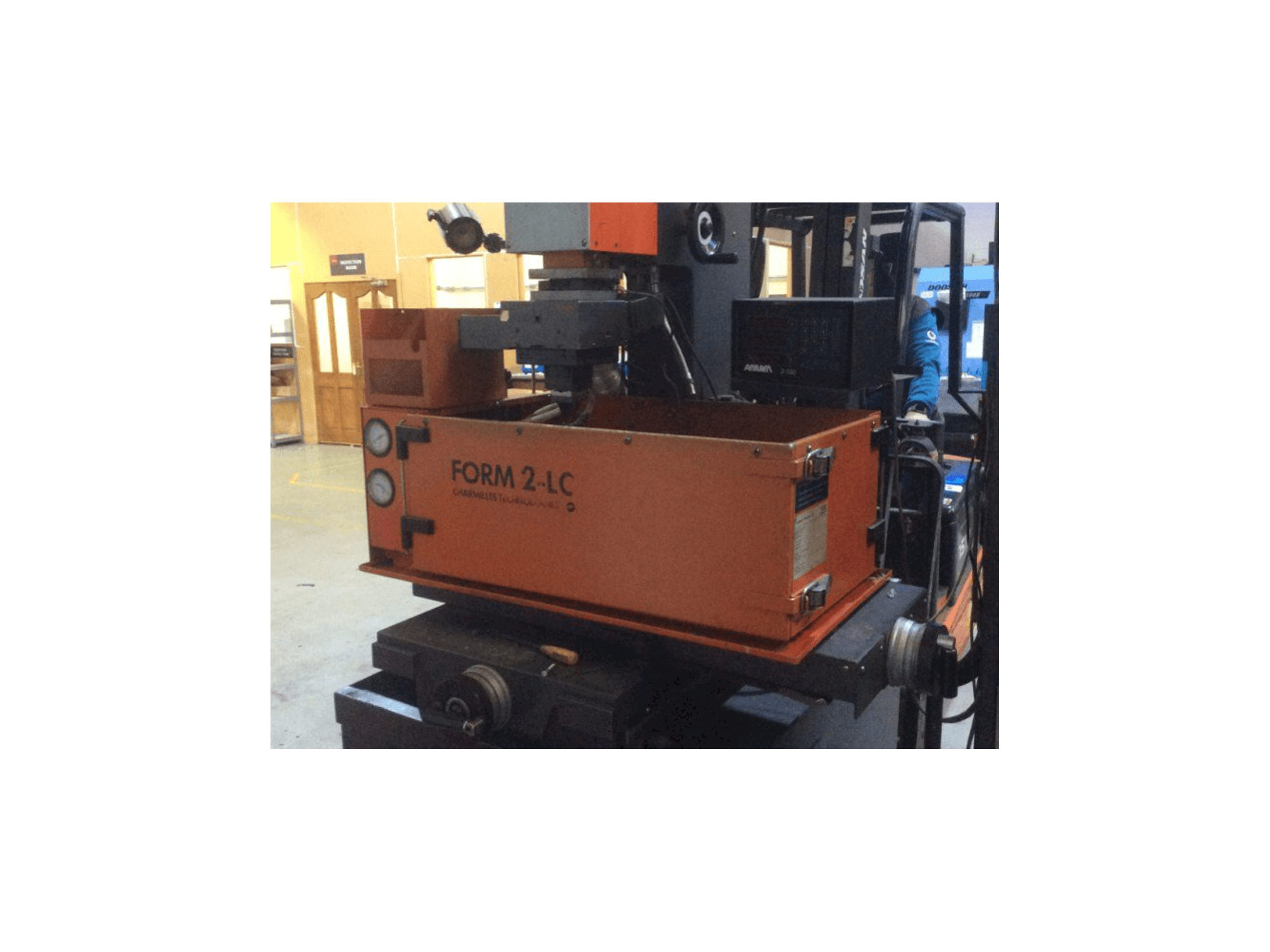 Vista frontale della macchina CHARMILLES Form 2-LC