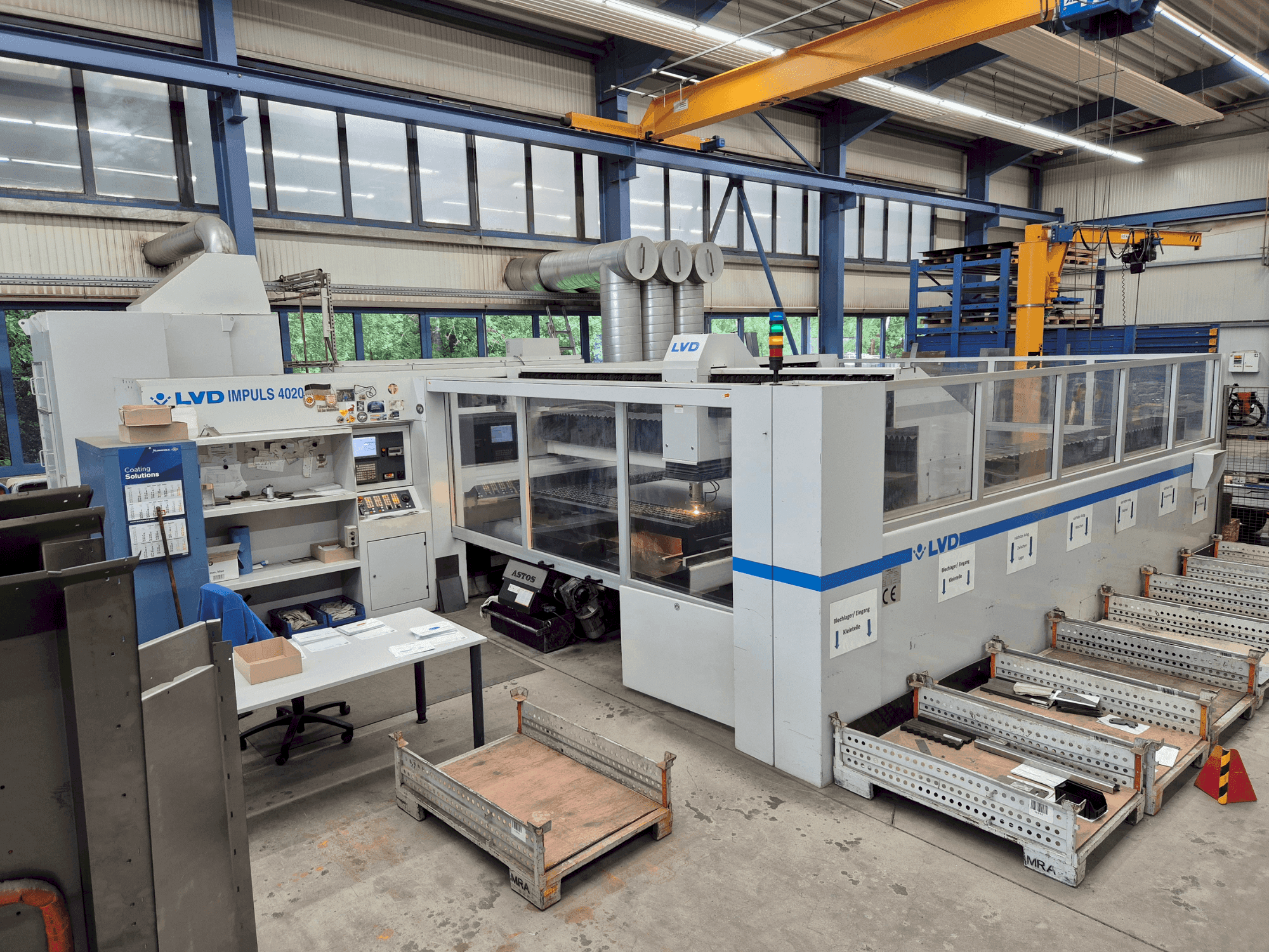 Vista frontale della macchina LVD Impuls 4020