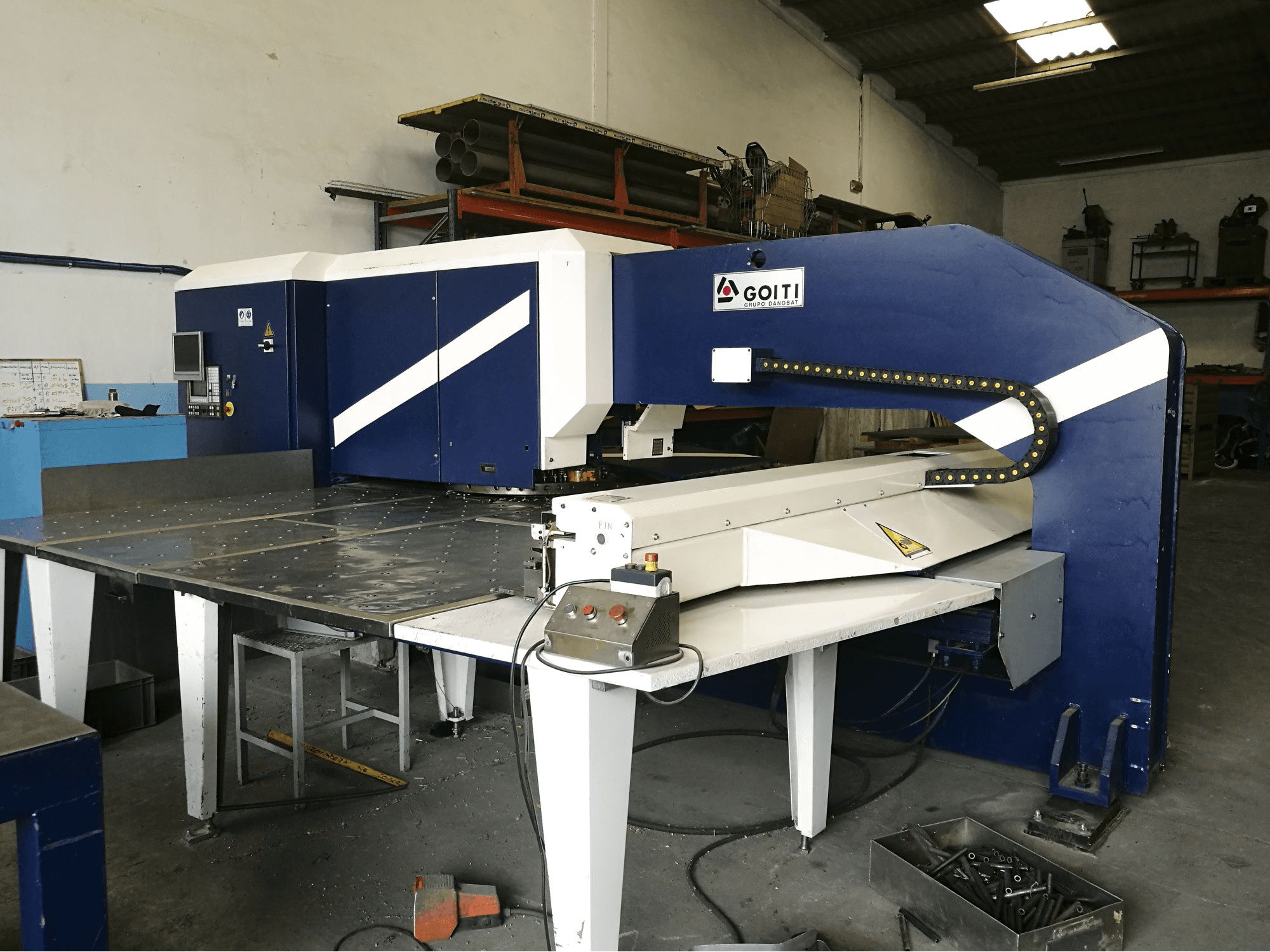 Vista lato destro della macchina GOITI PGA-2