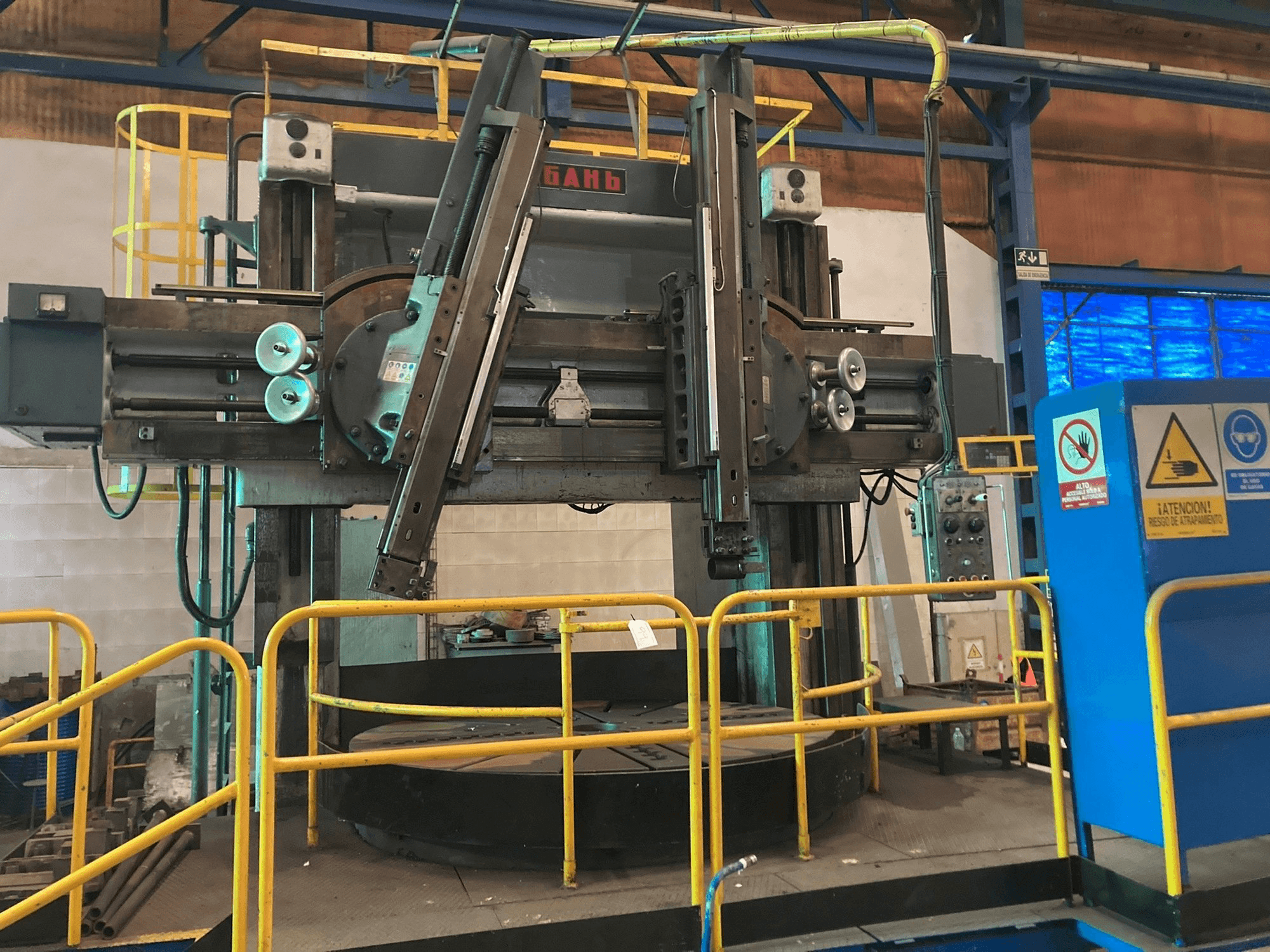 Vista frontale della macchina STANKO