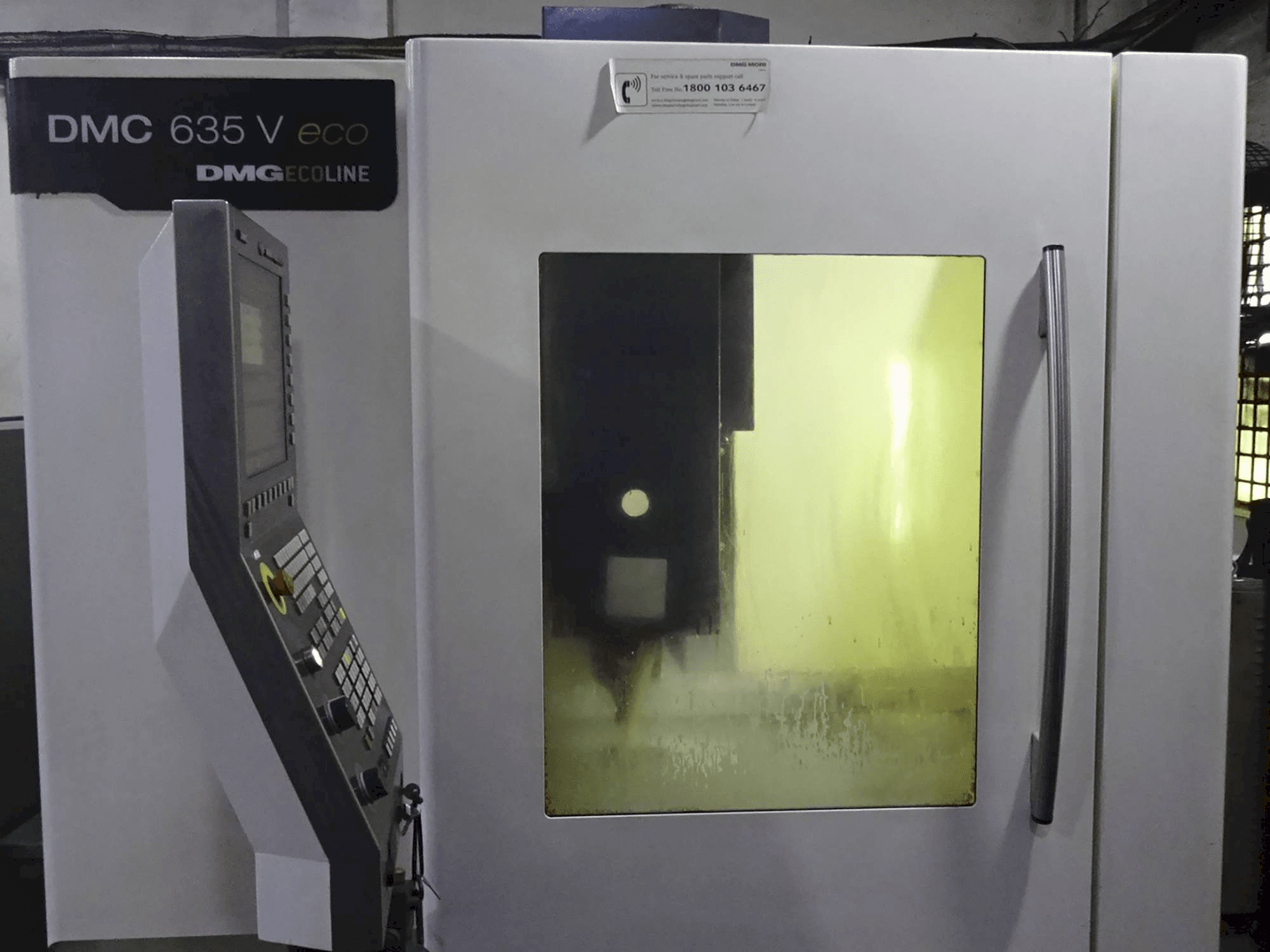 Vista frontale della macchina DMG DMC 635 V ECO