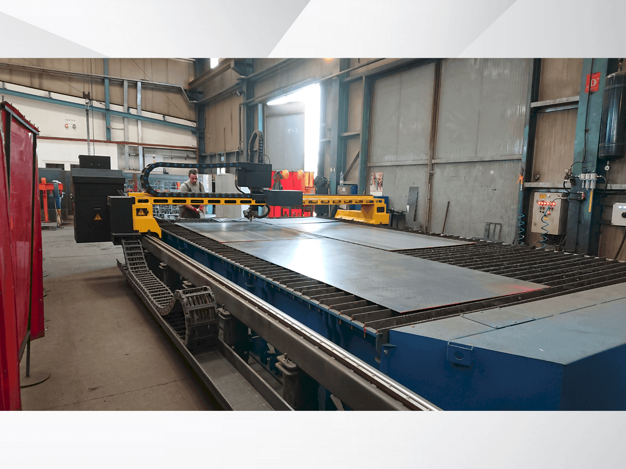 Vista frontale della macchina AJAN PP 260 A-5T