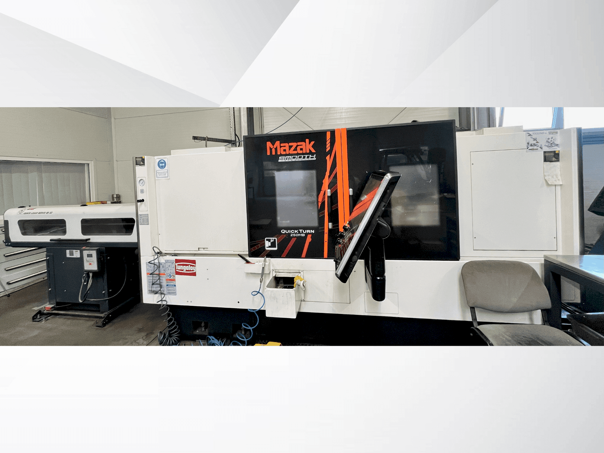 Vista frontale della macchina Mazak Quick Turn 250MB
