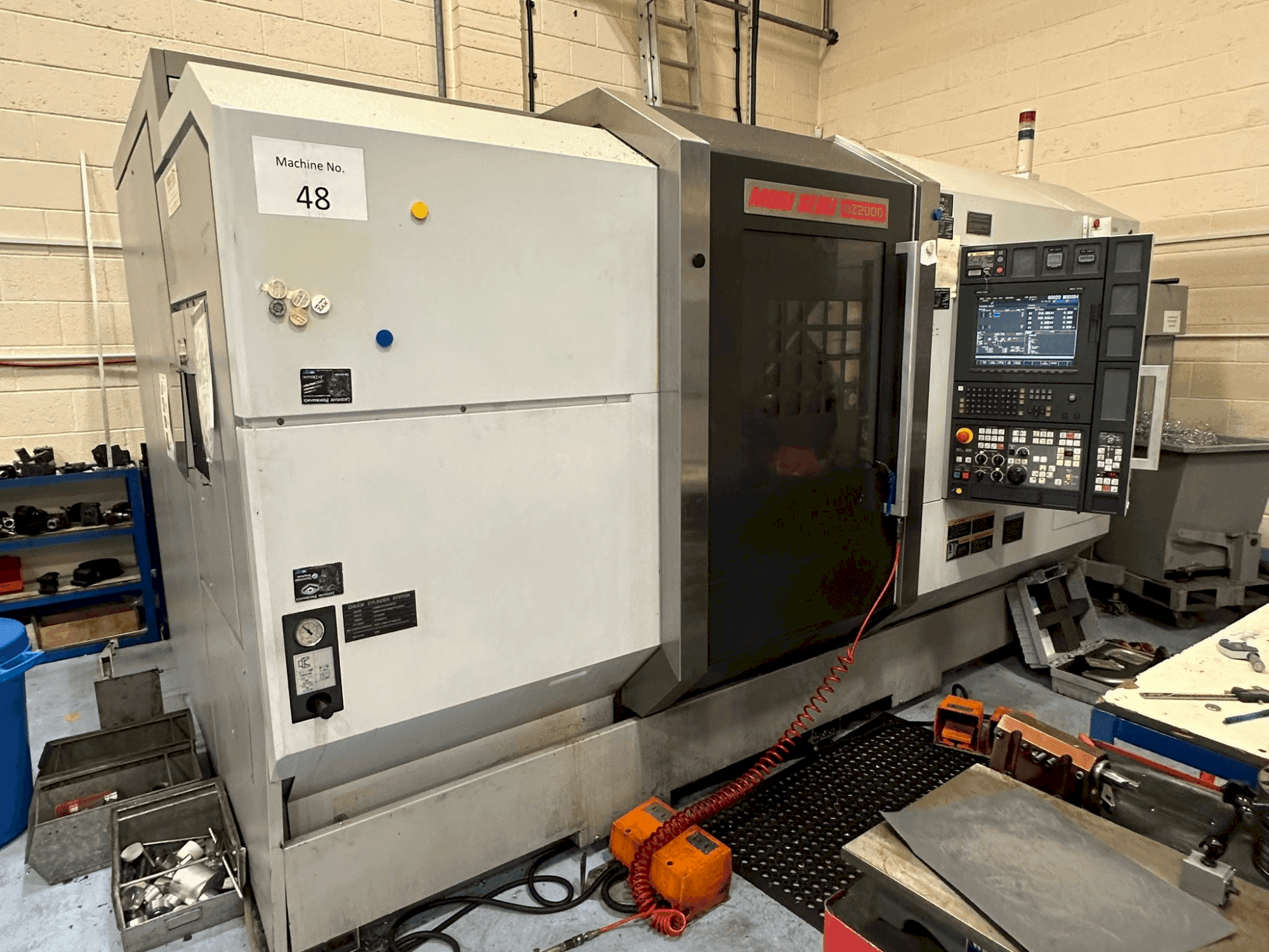 Vista frontale della macchina MORI SEIKI NZ2000