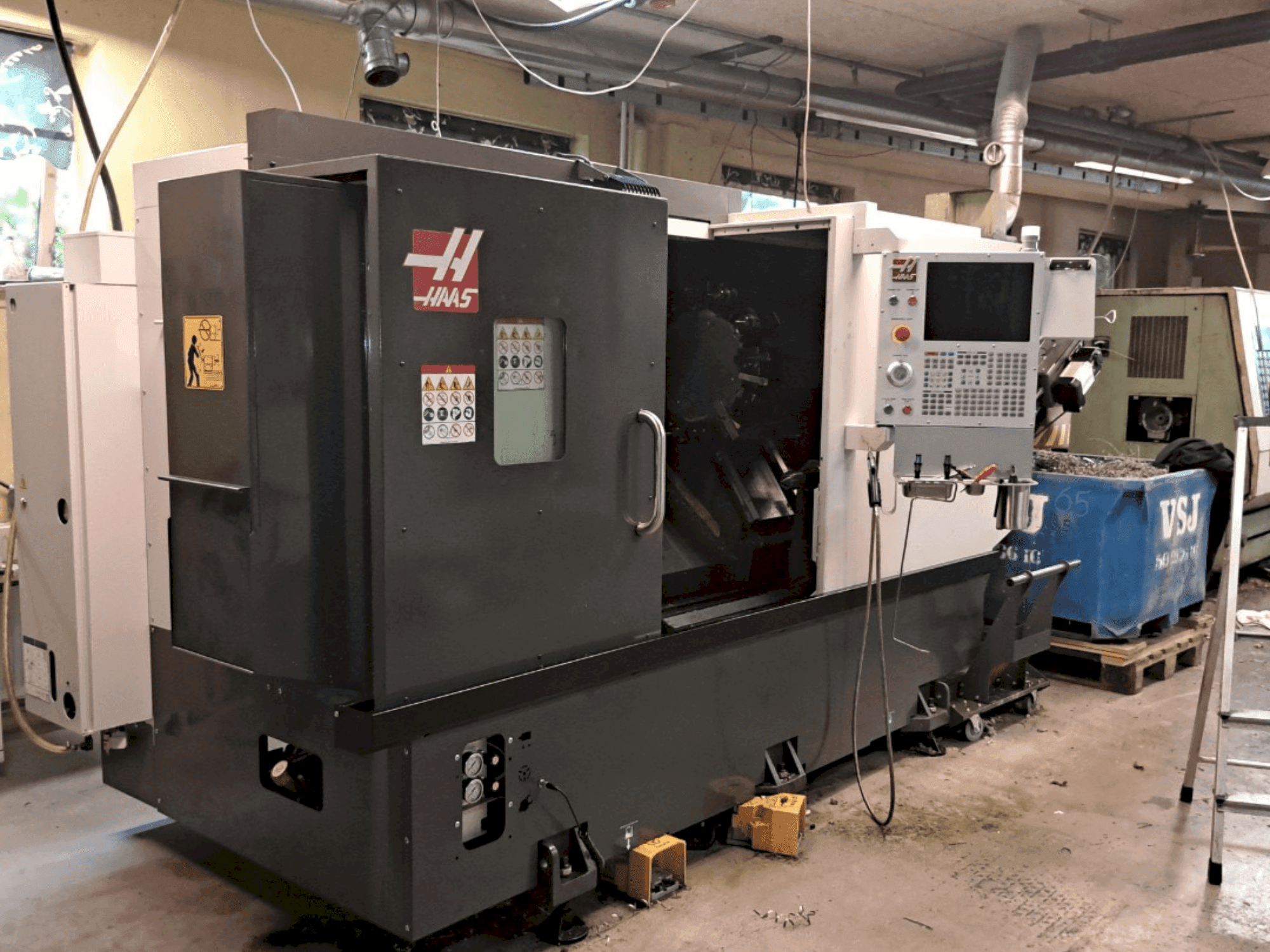 Vista frontale della macchina HAAS ST-30 Y