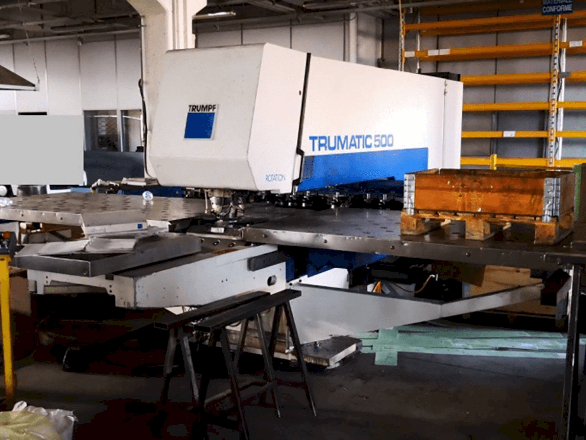 Vista frontale della macchina Trumpf Trumatic 500R