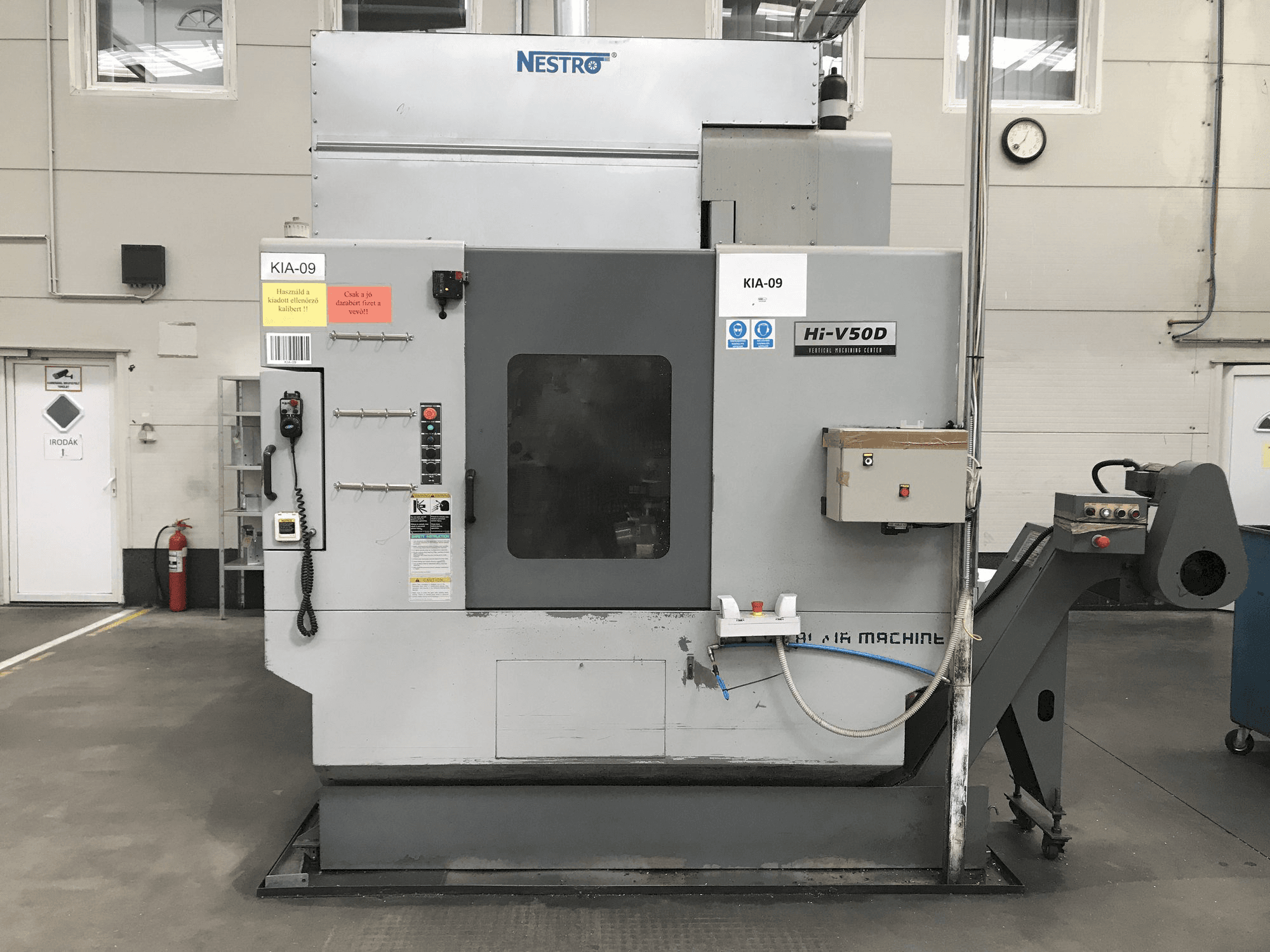 Vista frontale della macchina Hyundai Kia Hi V50D