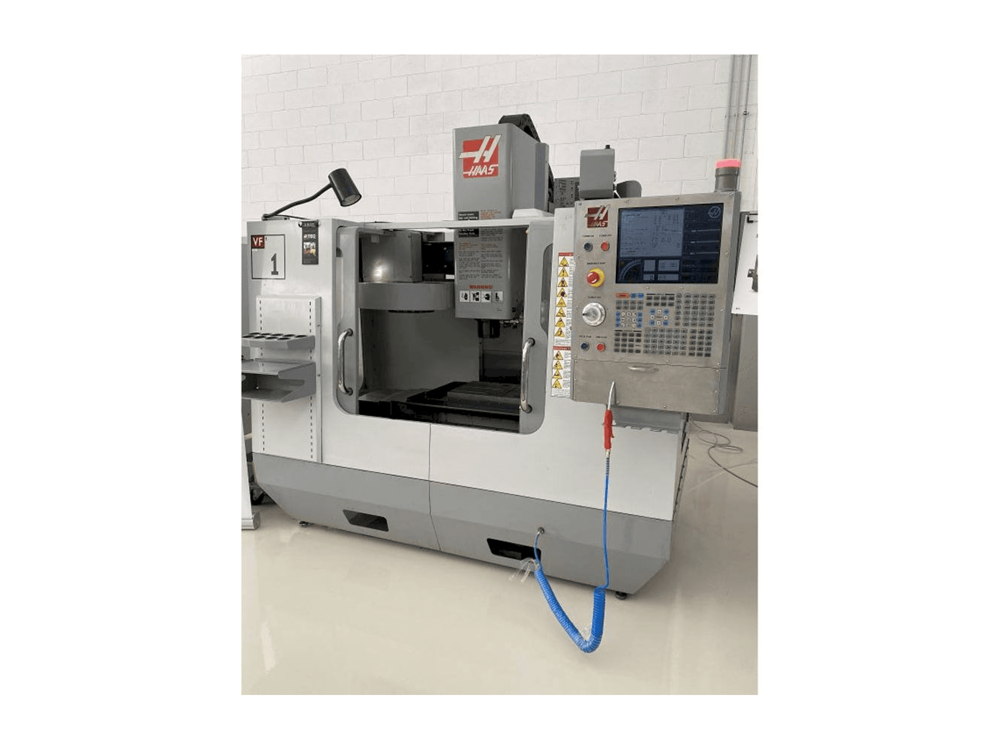 Vista frontale della macchina HAAS VF-1