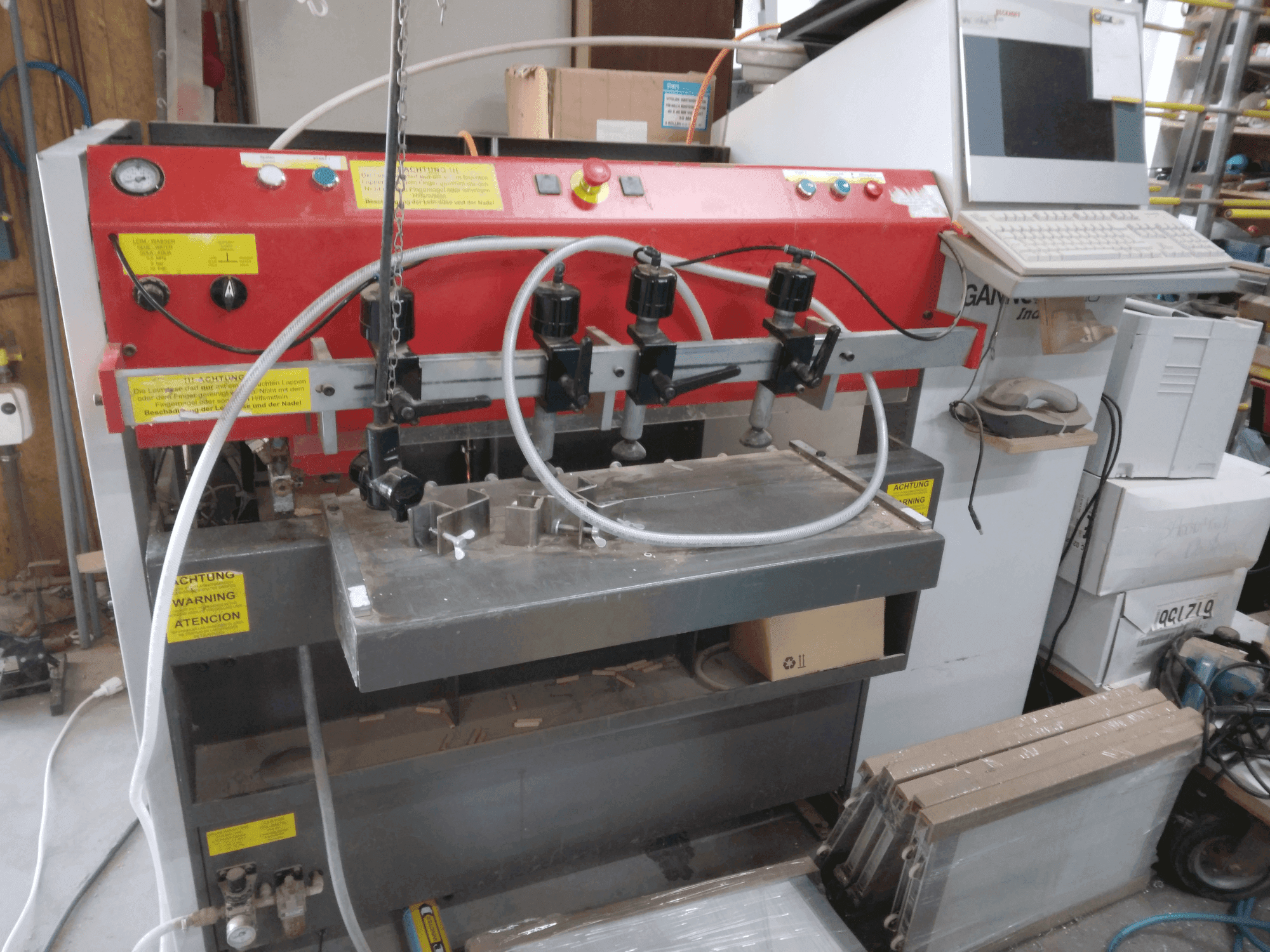 Vista frontale della macchina GANNOMAT Index Logic T70