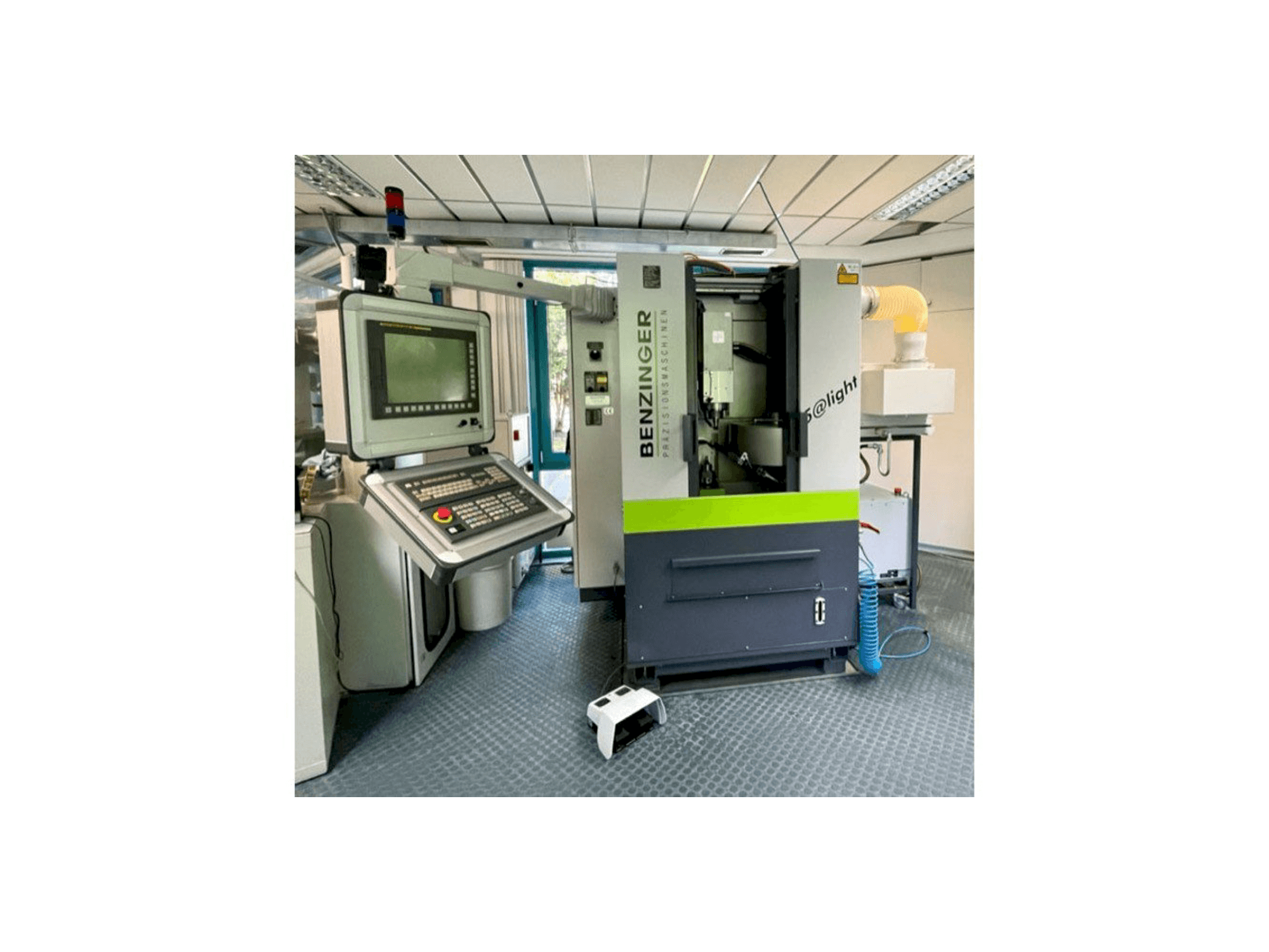 Vista frontale della macchina Benzinger 5@light