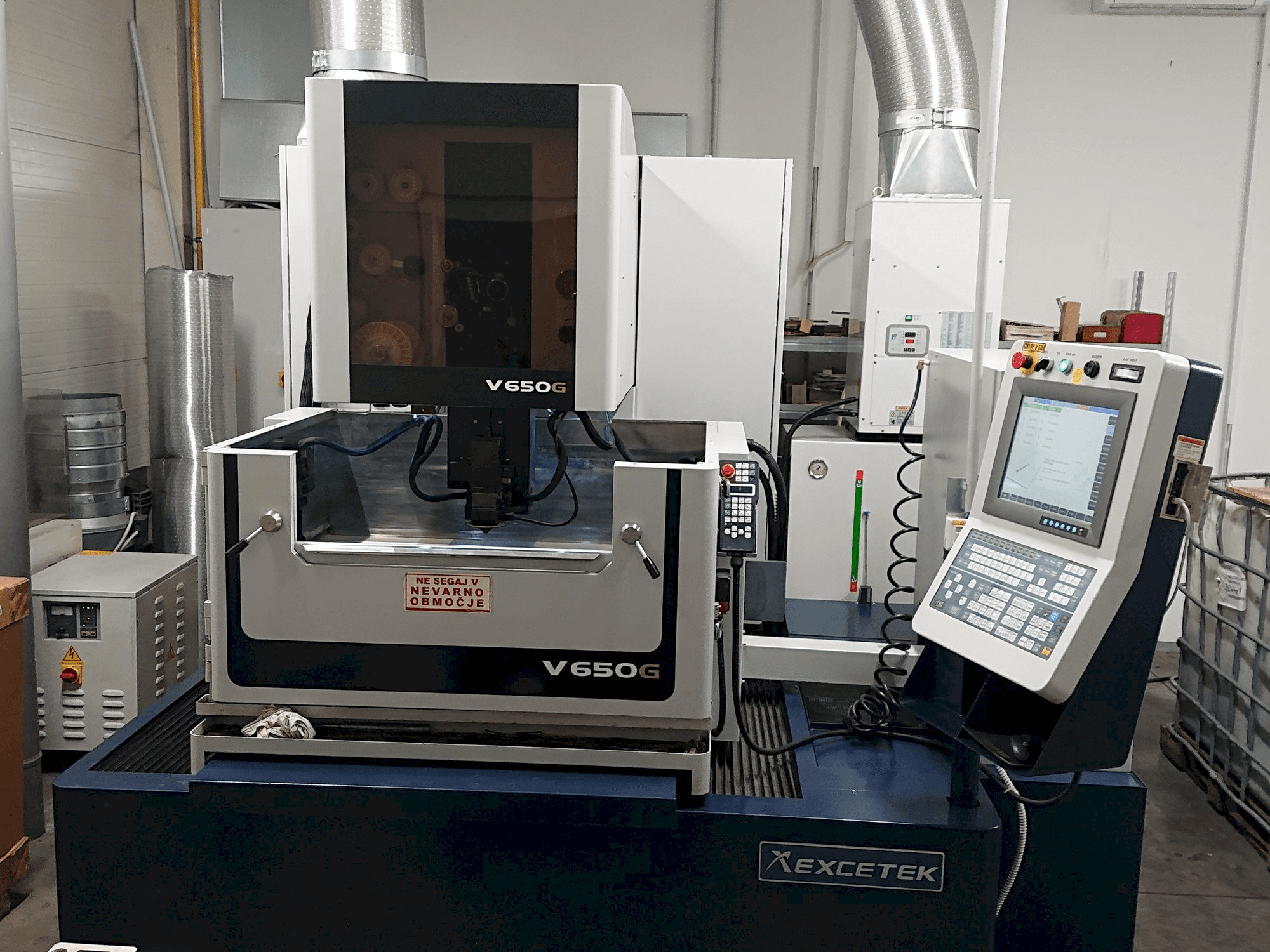 Vista frontale della macchina EXCETEK V650G