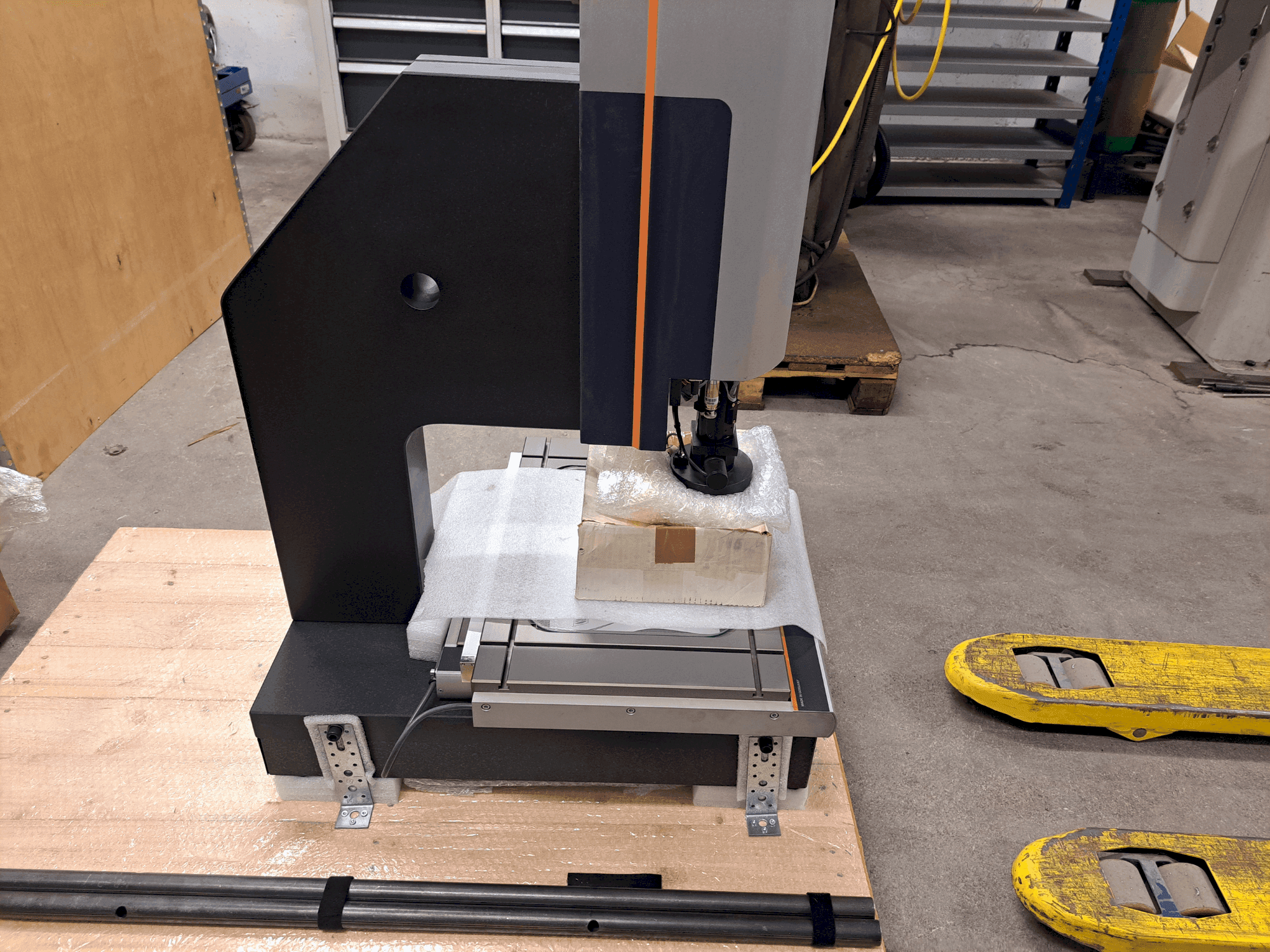 Vista frontale della macchina HEINRICH SCHNEIDER MM1-300 CNC MZ TP20