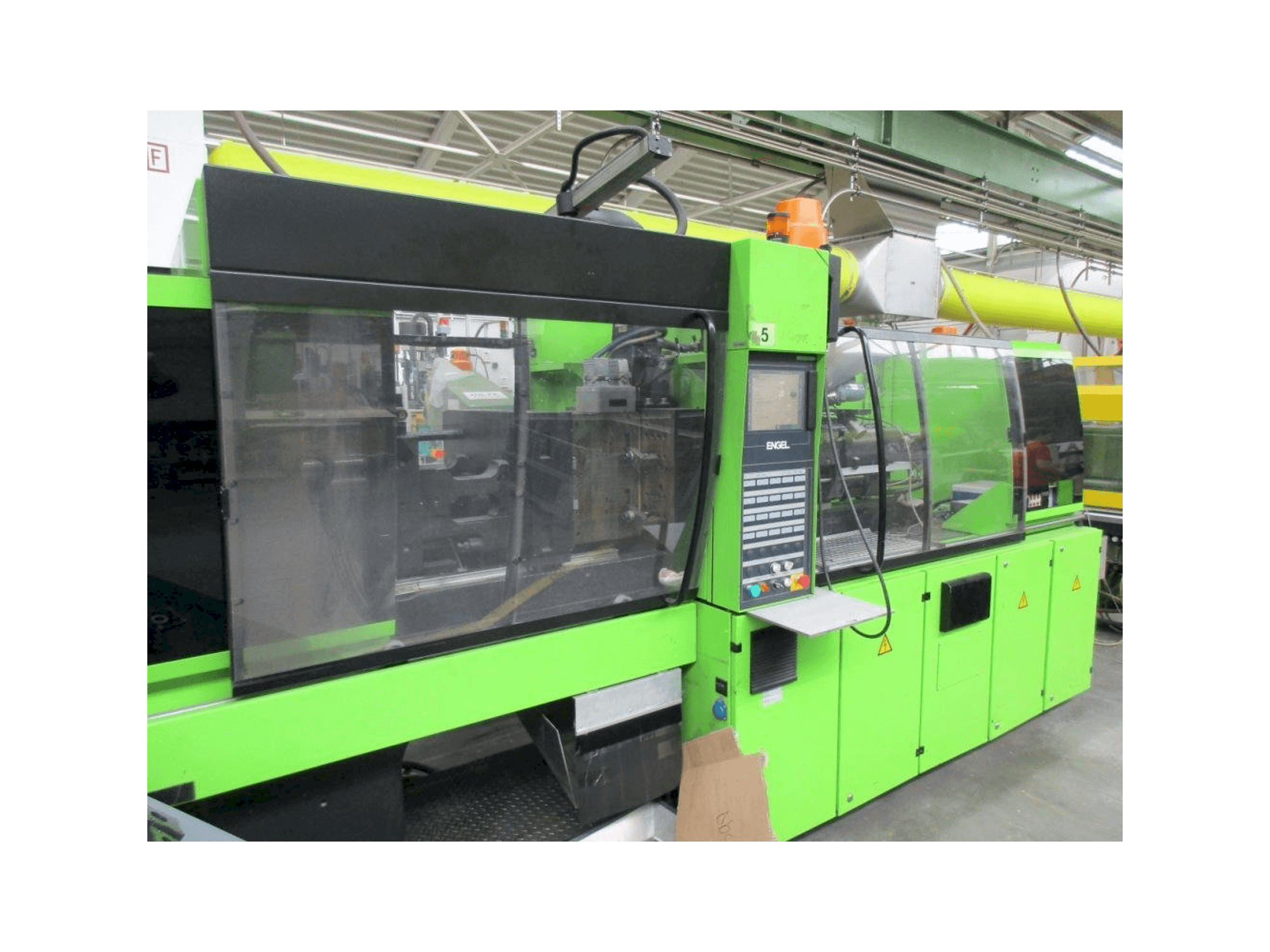 Vista frontale della macchina ENGEL Victory 500-110 Tech