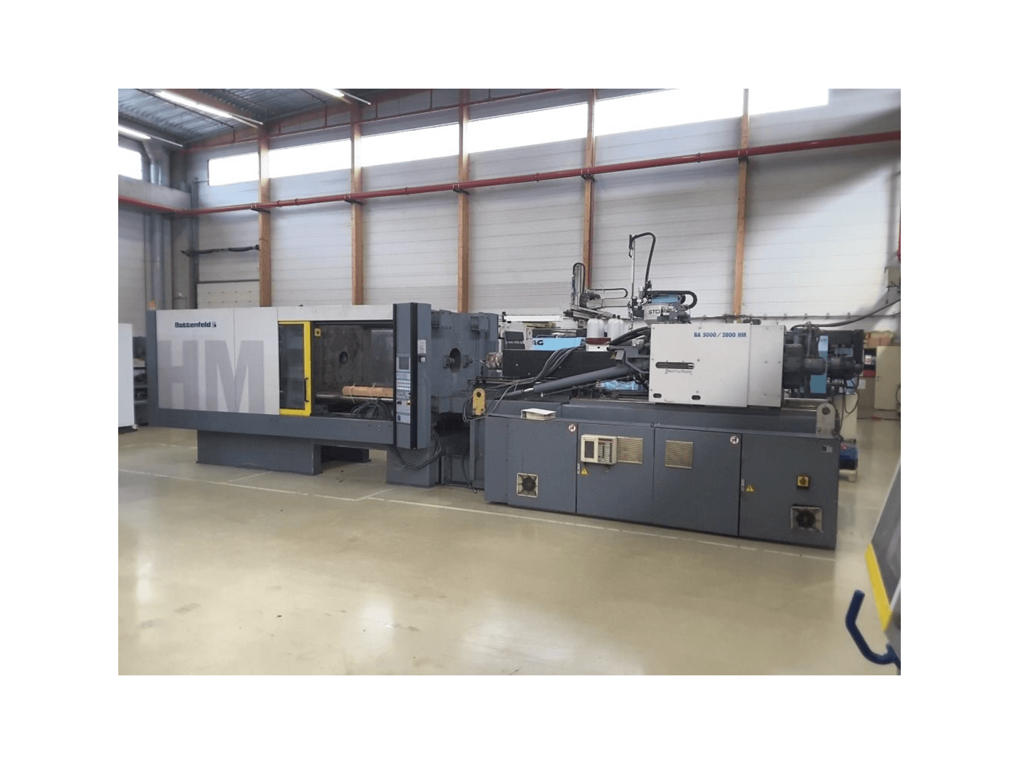 Vista frontale della macchina Battenfeld BA 5000 - 2800 HM