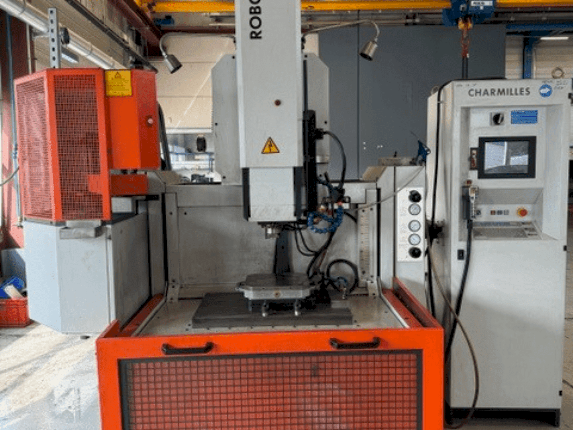 Vista frontale della macchina CHARMILLES ROBOFORM 55P