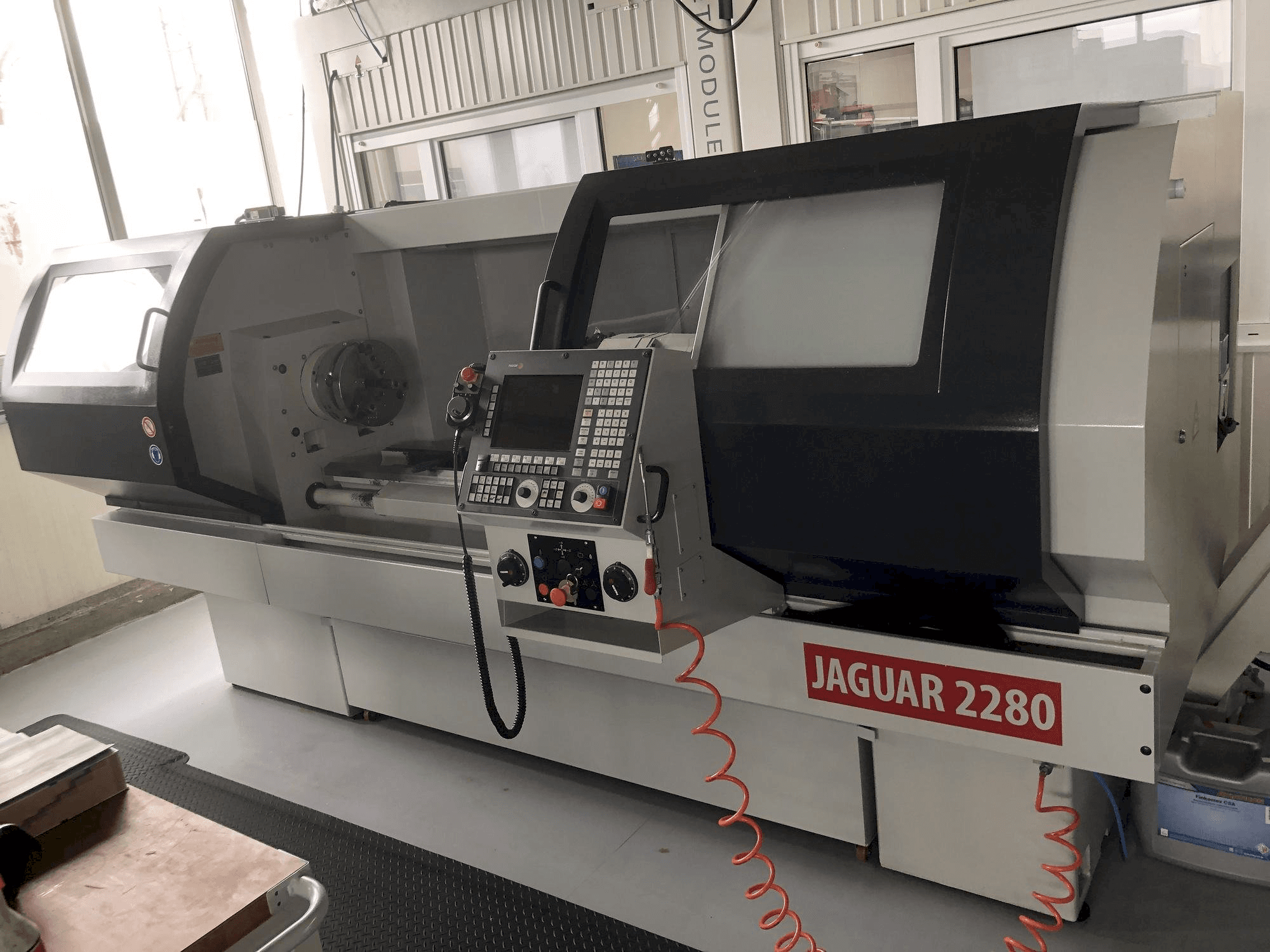 Vista frontale della macchina JESSEY AGUAR 2280