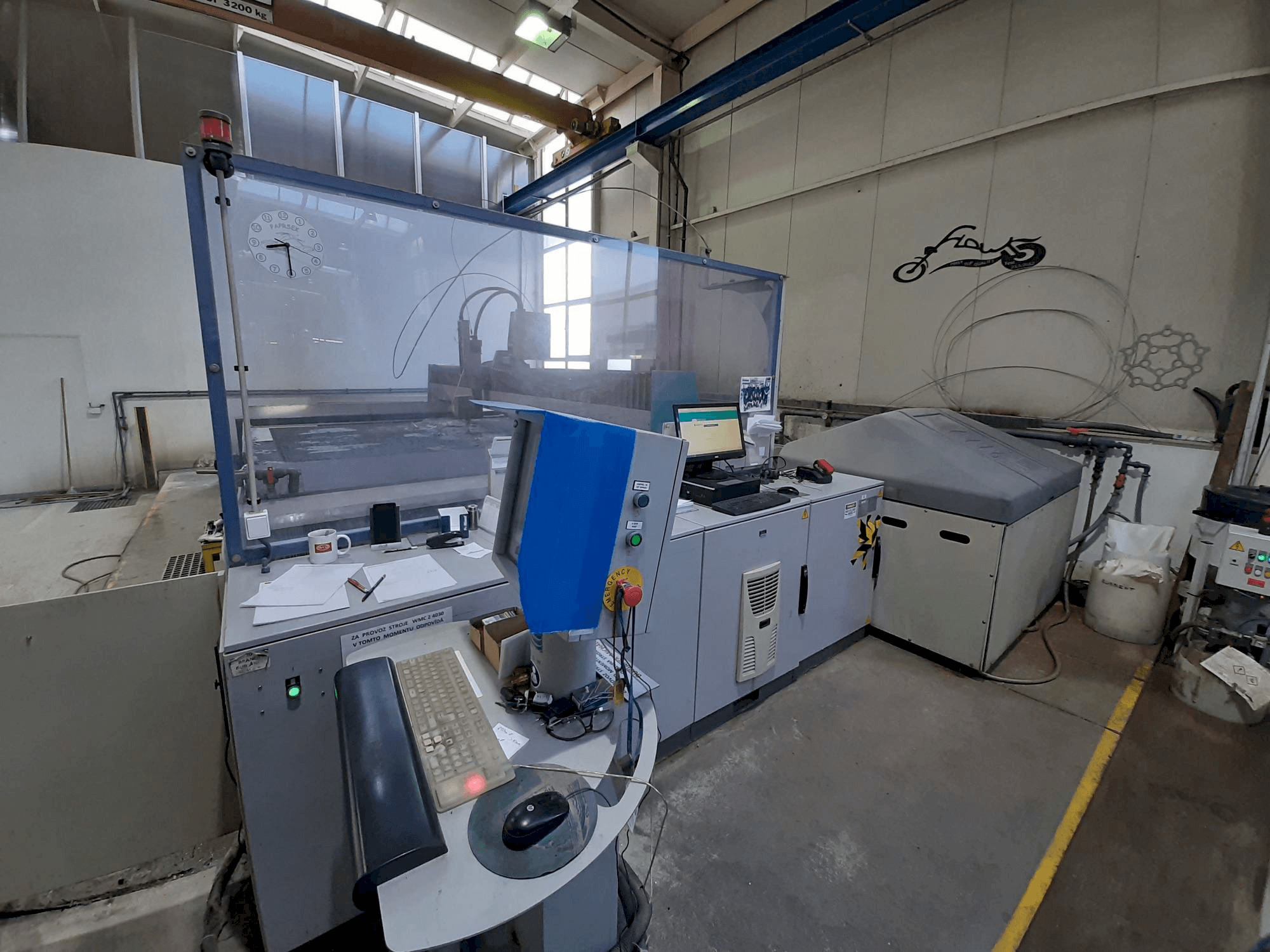 Vista frontale della macchina Flow WMC2-4030