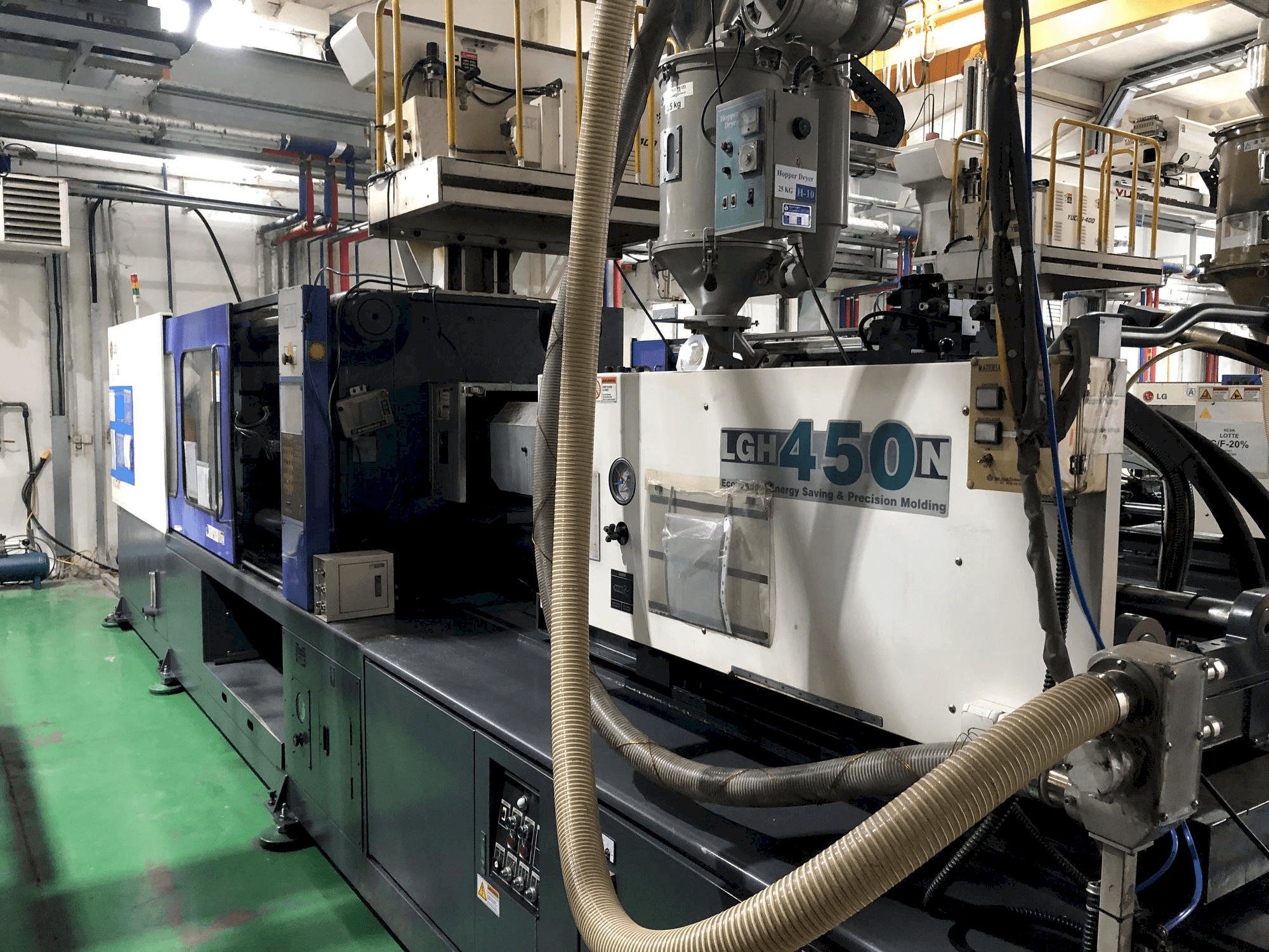 Vista frontale della macchina LG LGH-450N