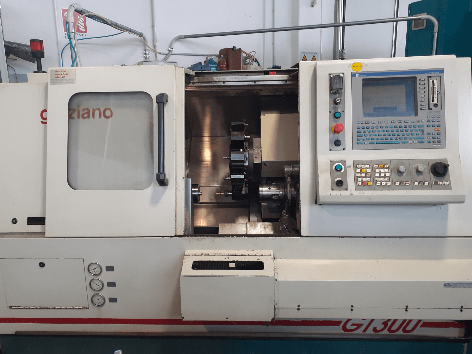 Tornio orizzontale Graziano GT 300, vista frontale con pannello di comando e zona di lavorazione visibile.