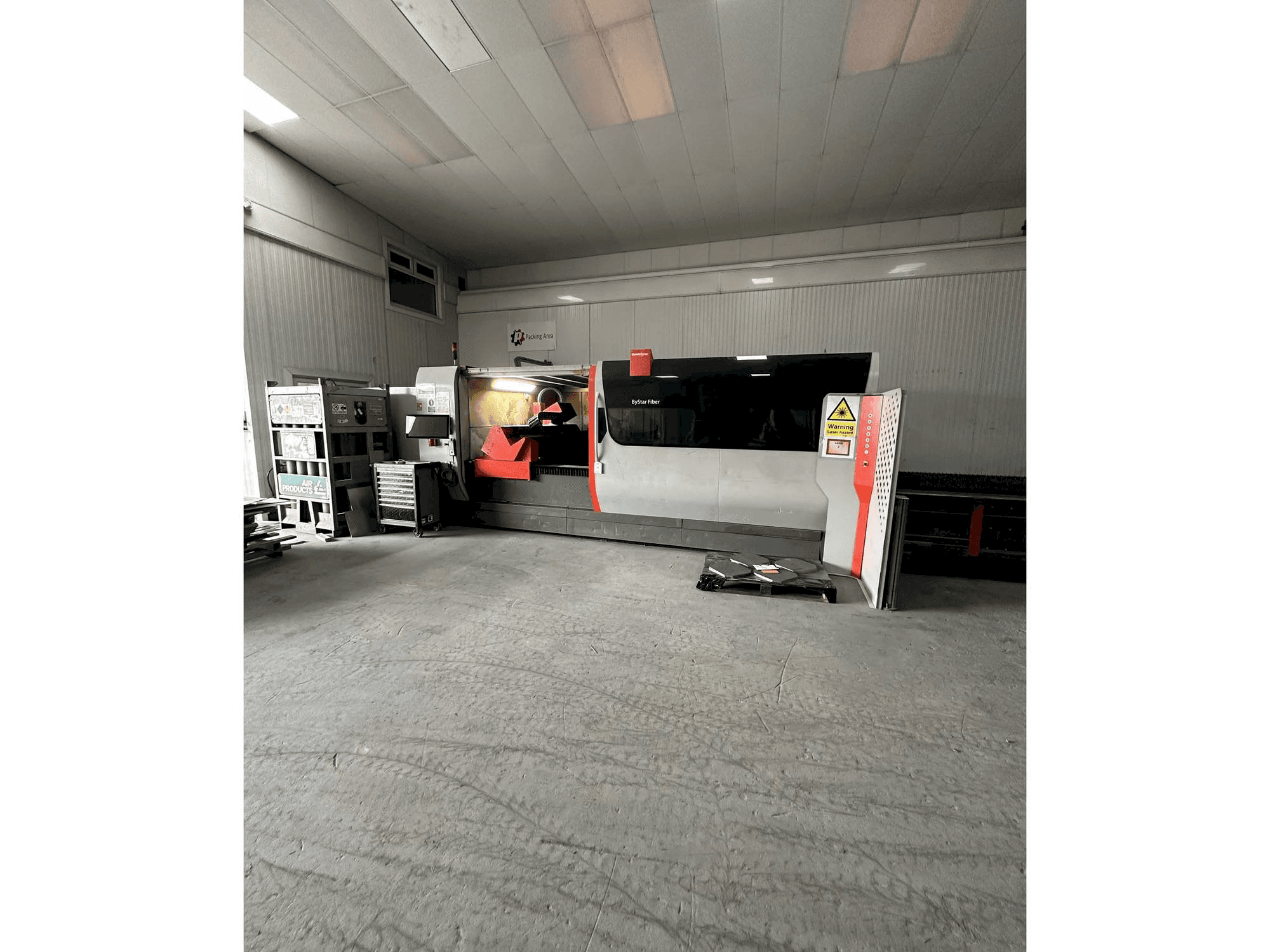 Vista frontale della macchina Bystronic Bystar 6KW 3015 Fiber