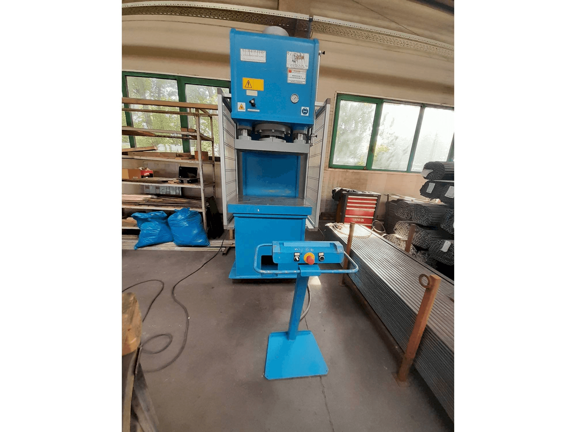 Vista frontale della macchina SICMI PCL 100 A