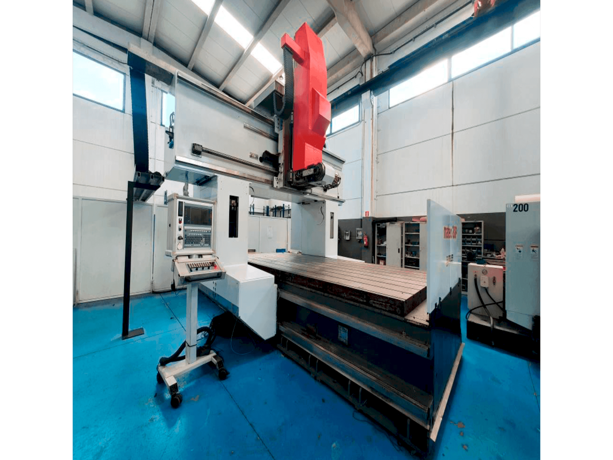 Vista frontale della macchina Matec 30P