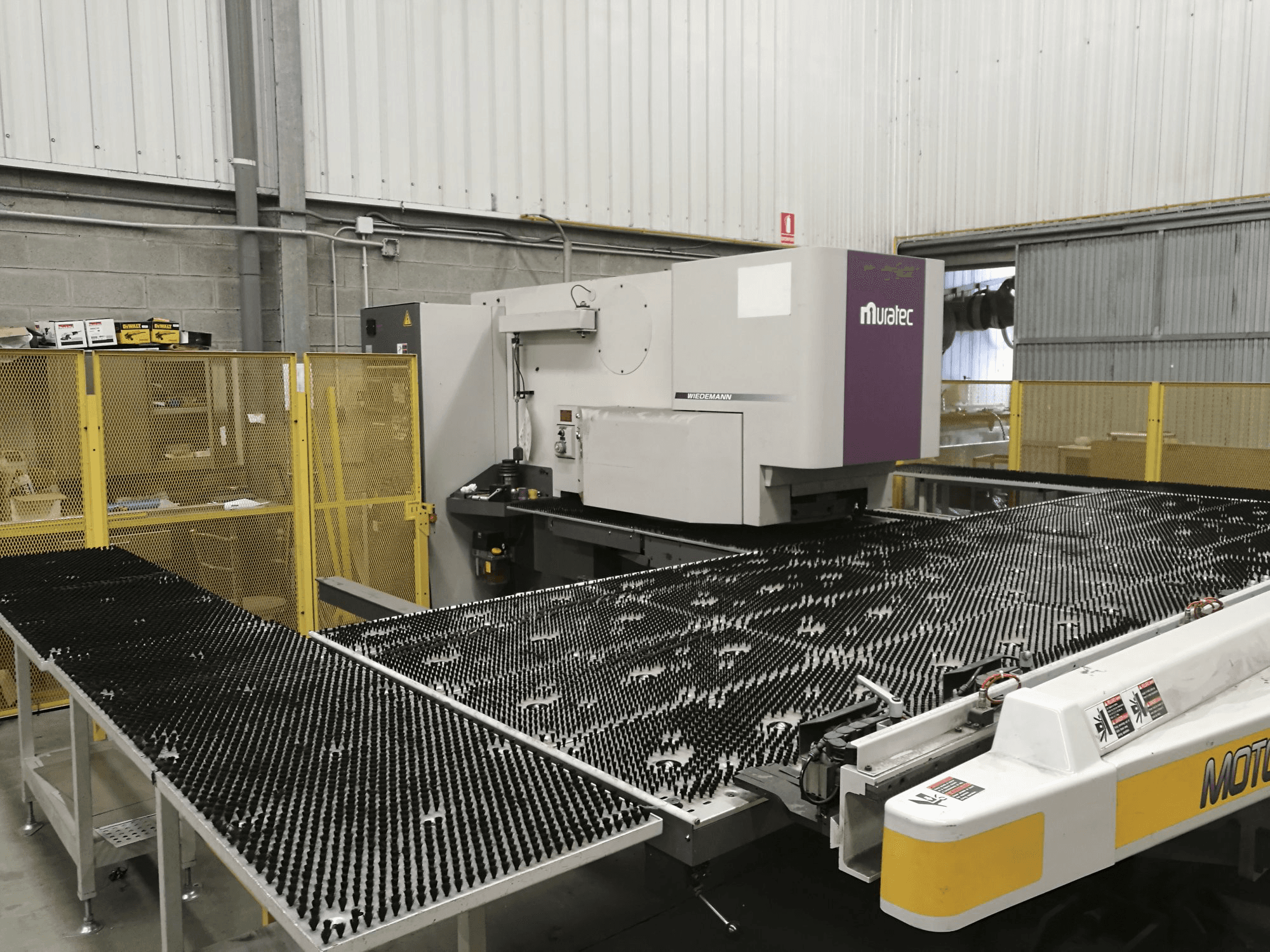 AMADA Vipros 358 QUEEN Vista lato destro