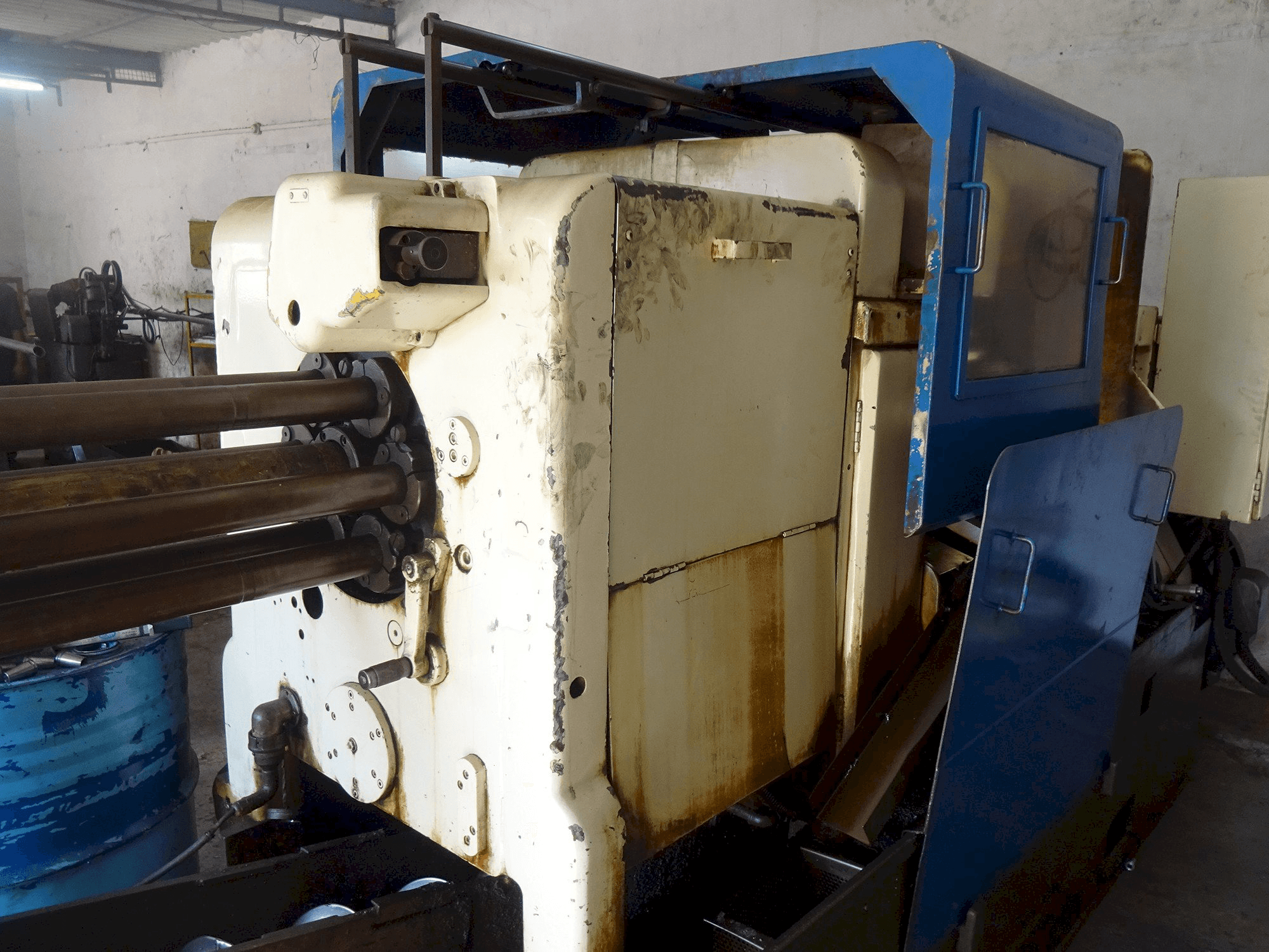 Vista lato destro della macchina Wickman 1"x6