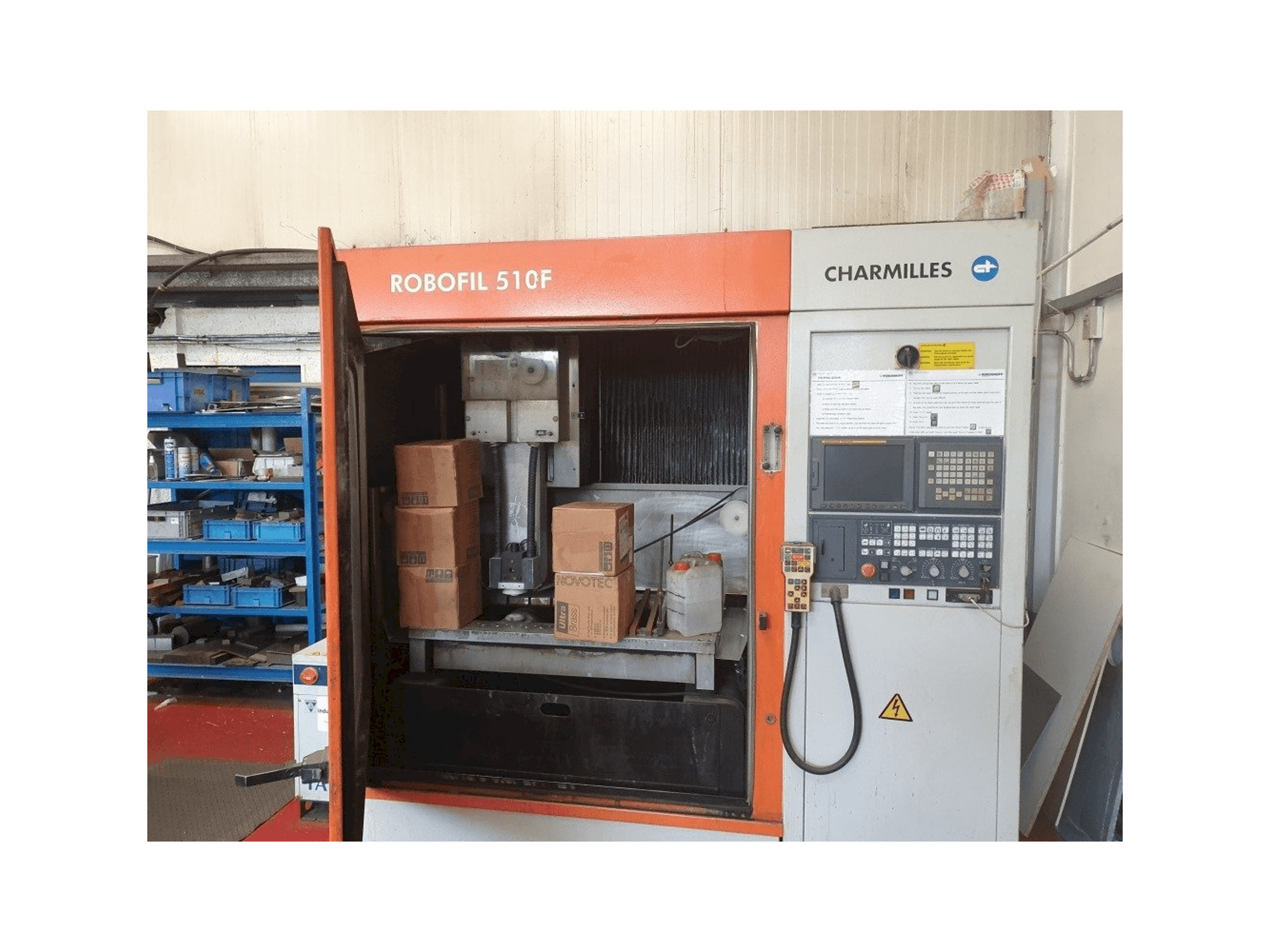 Vista frontale della macchina CHARMILLES Robofil 510F