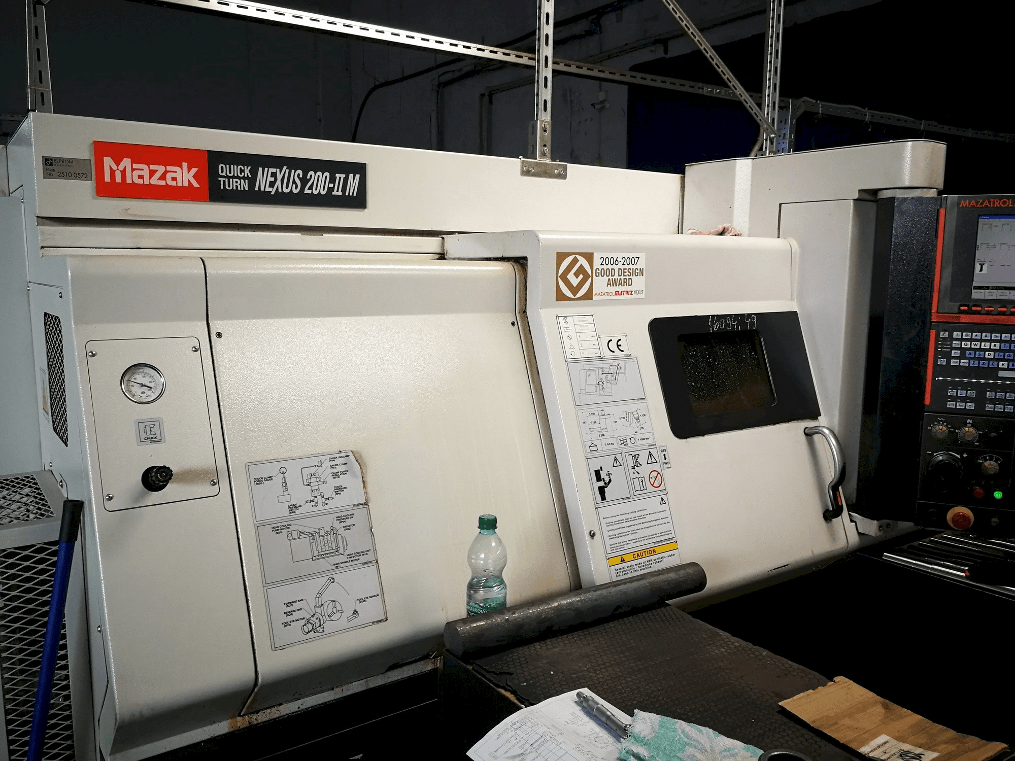 Vista frontale della macchina Mazak Quick Turn Nexus 250-II M