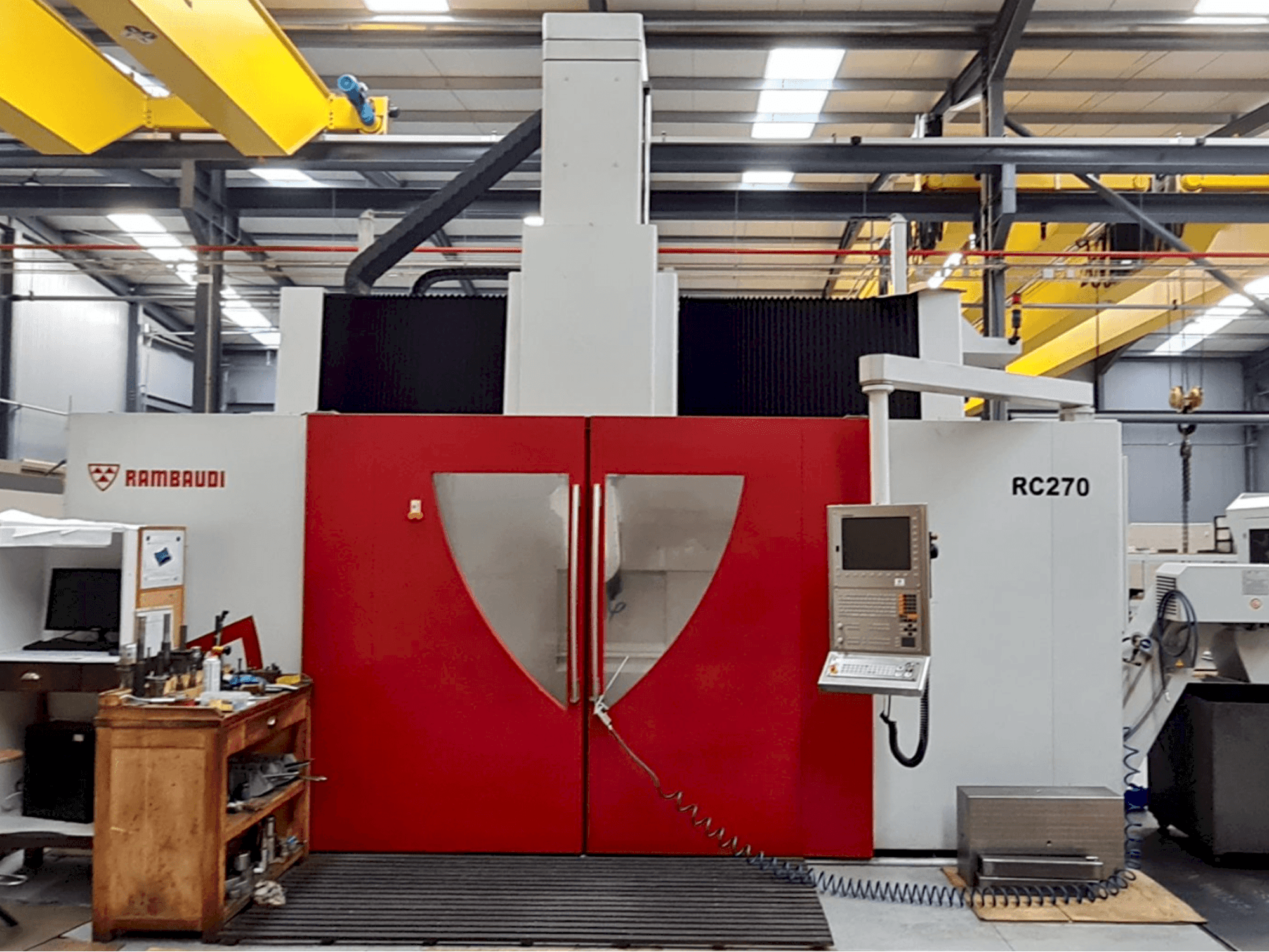 Vista frontale della macchina Rambaudi RC 270