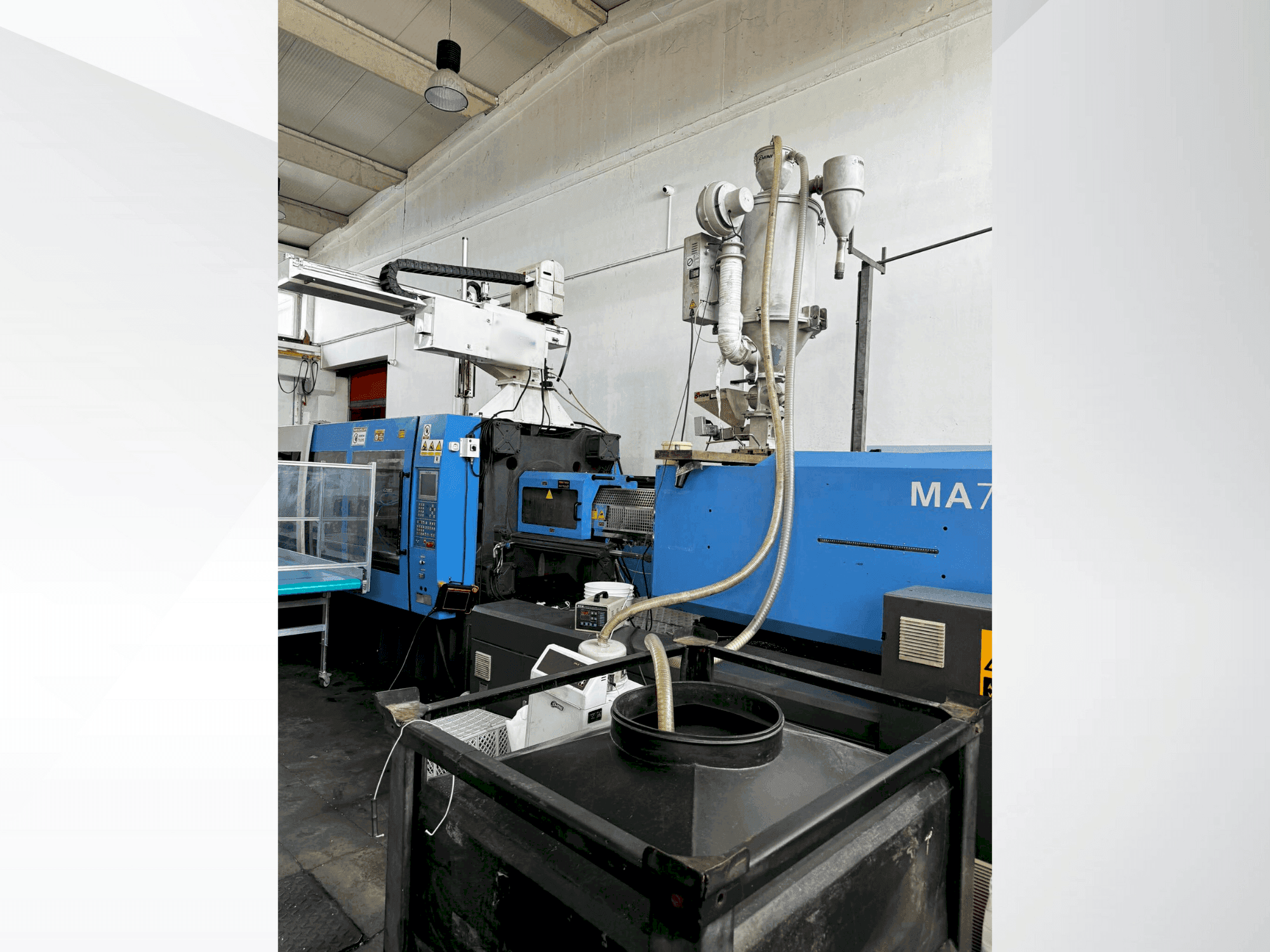 Vista frontale della macchina HAITIAN MA 7000/6800