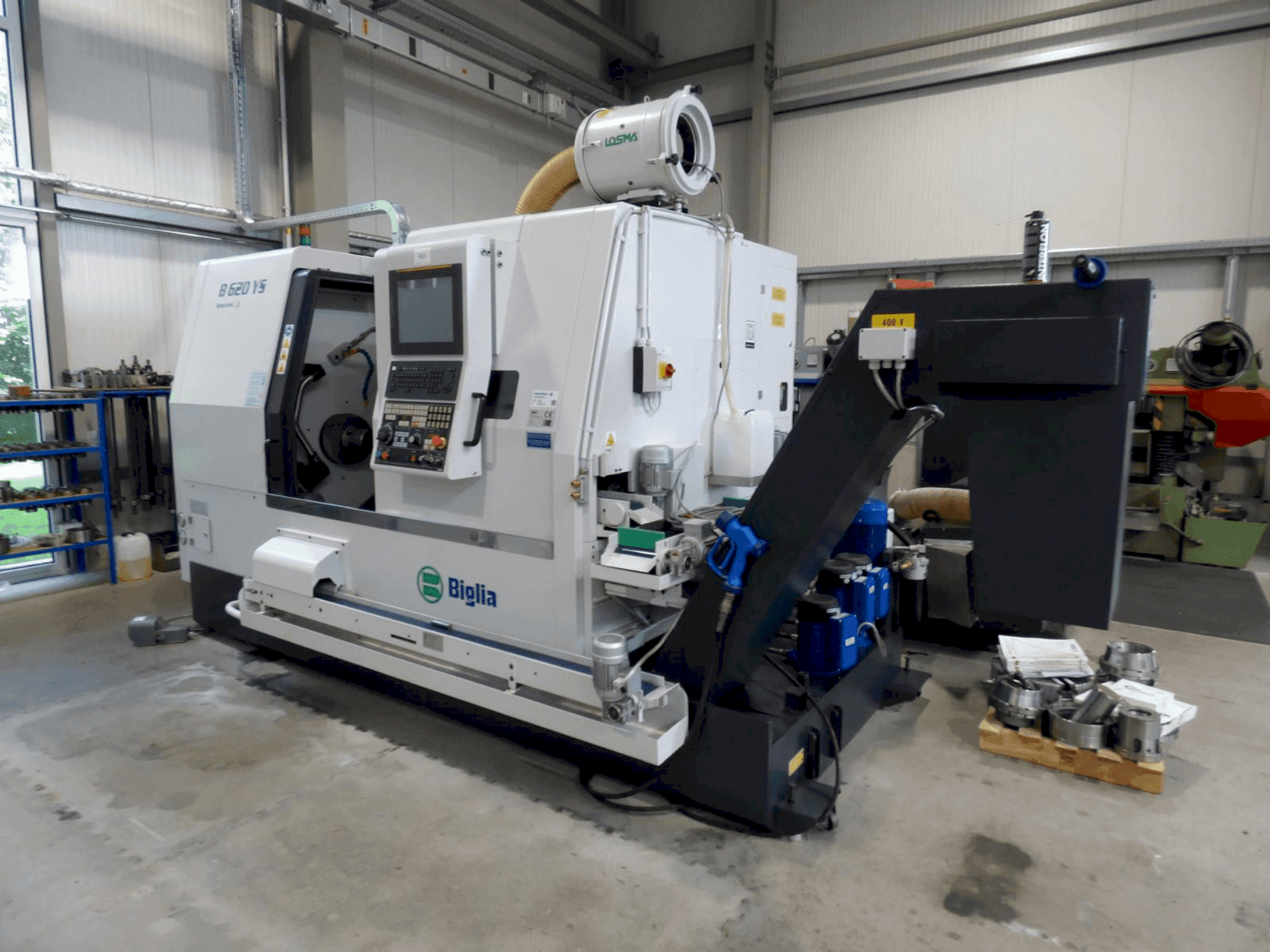 Vista frontale della macchina Biglia B620YS