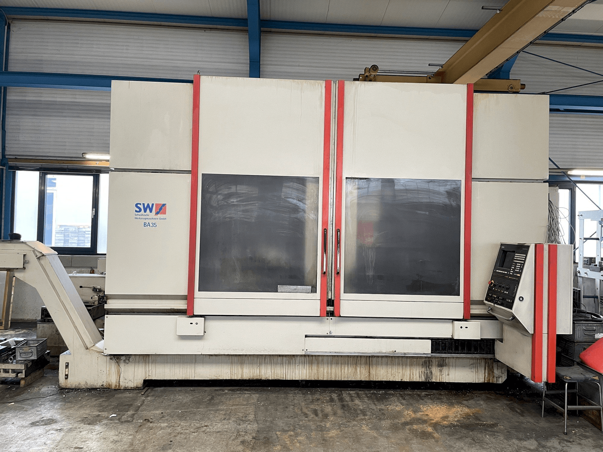 Vista frontale della macchina SW BA 35