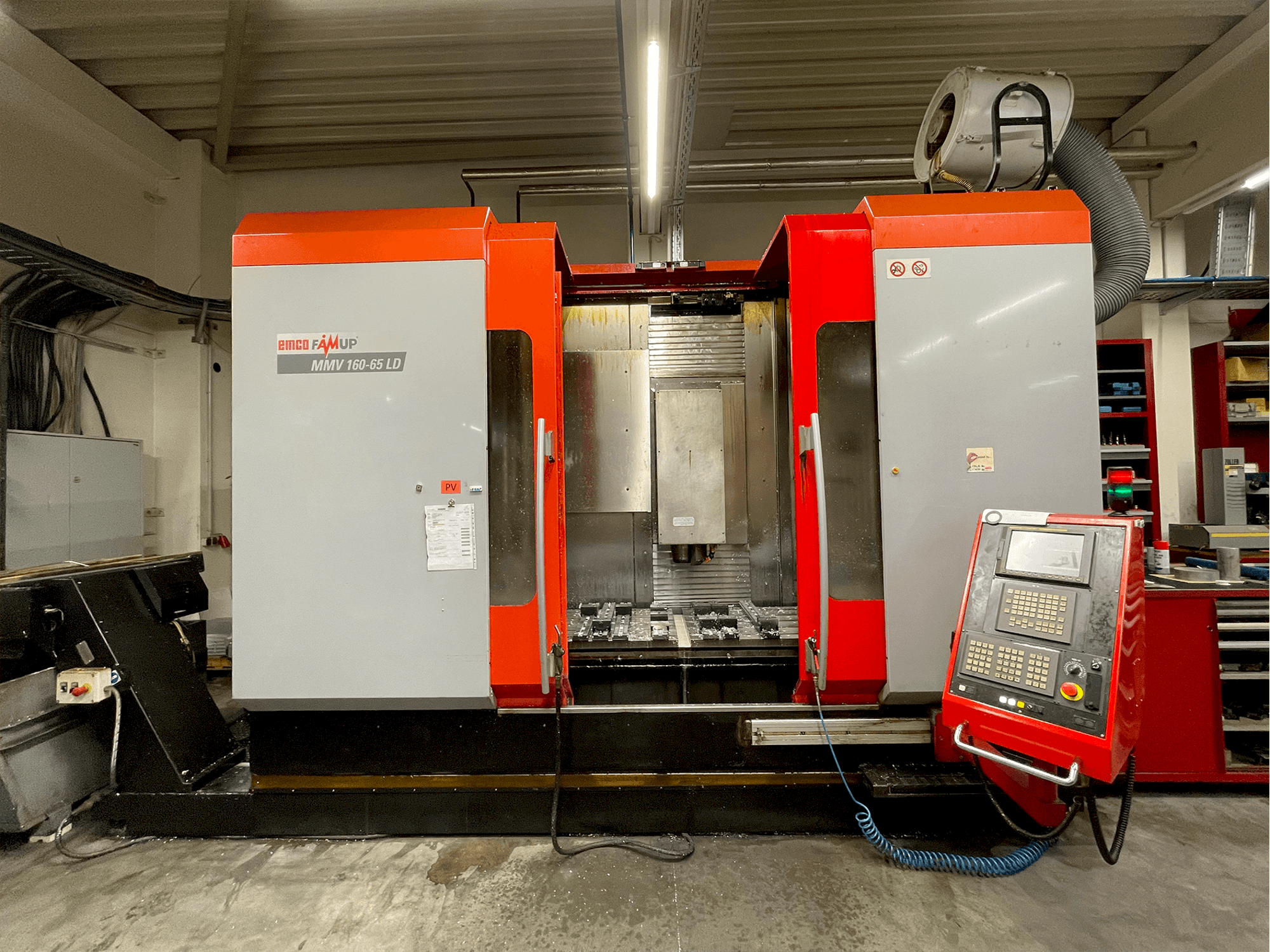 Vista frontale della macchina EMCO Famup MMV-160-65LD