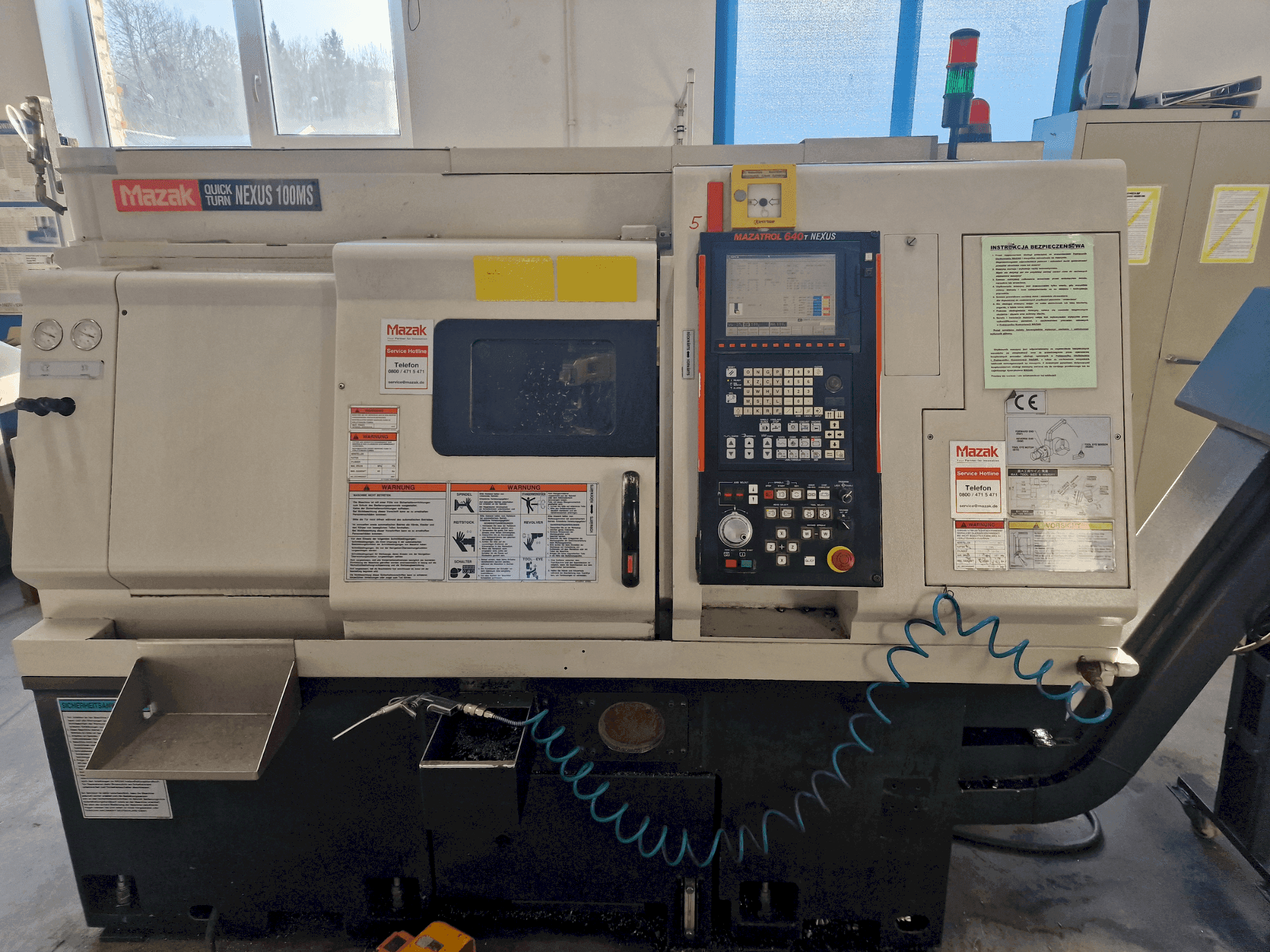 Vista frontale della macchina Mazak QTN-100MS