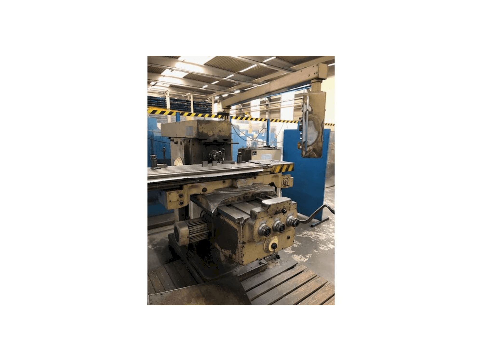 Vista frontale della macchina FU W 400 VI / 2