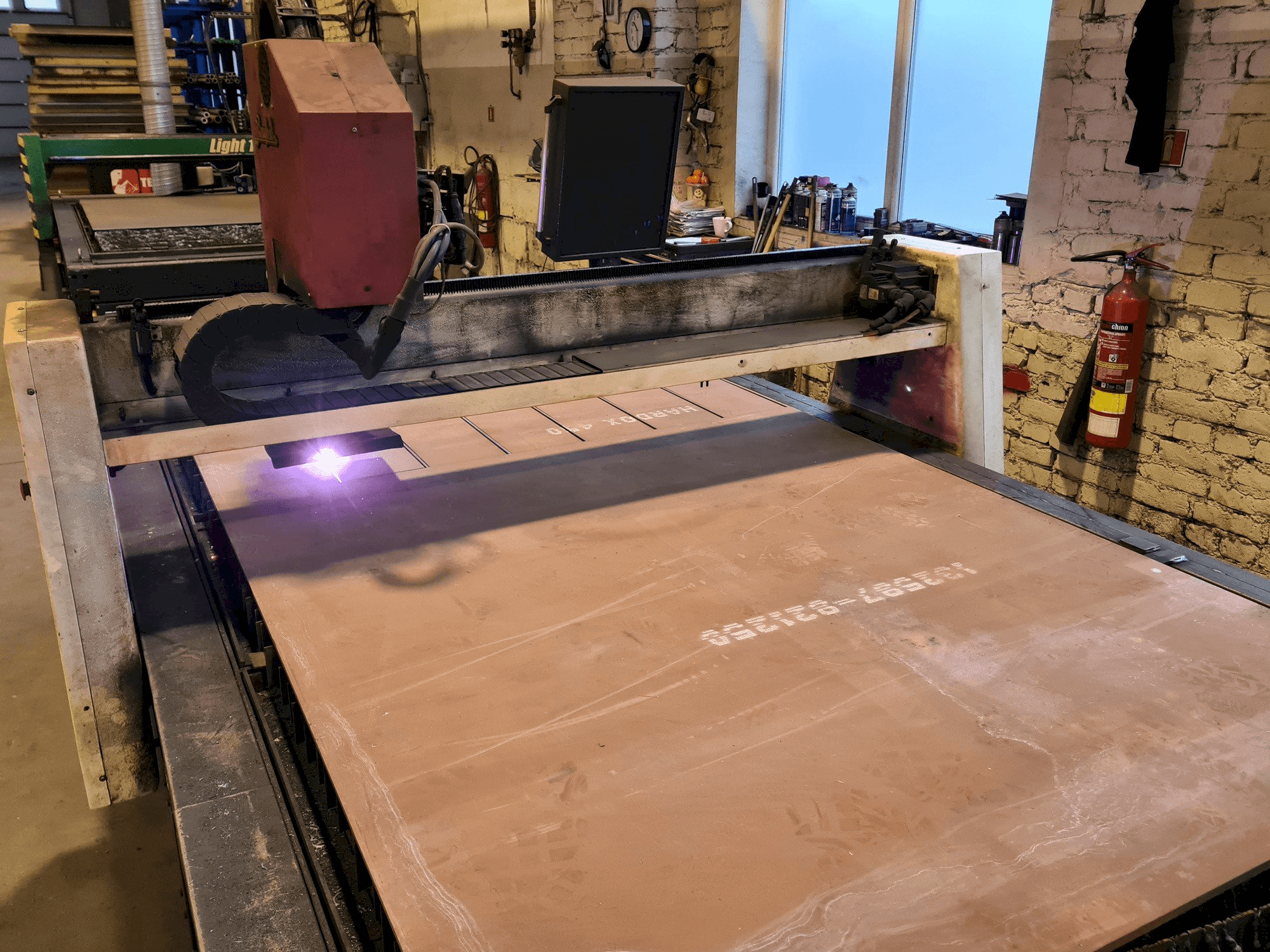 Vista frontale della macchina Baykal BPH 1503 COMPACT