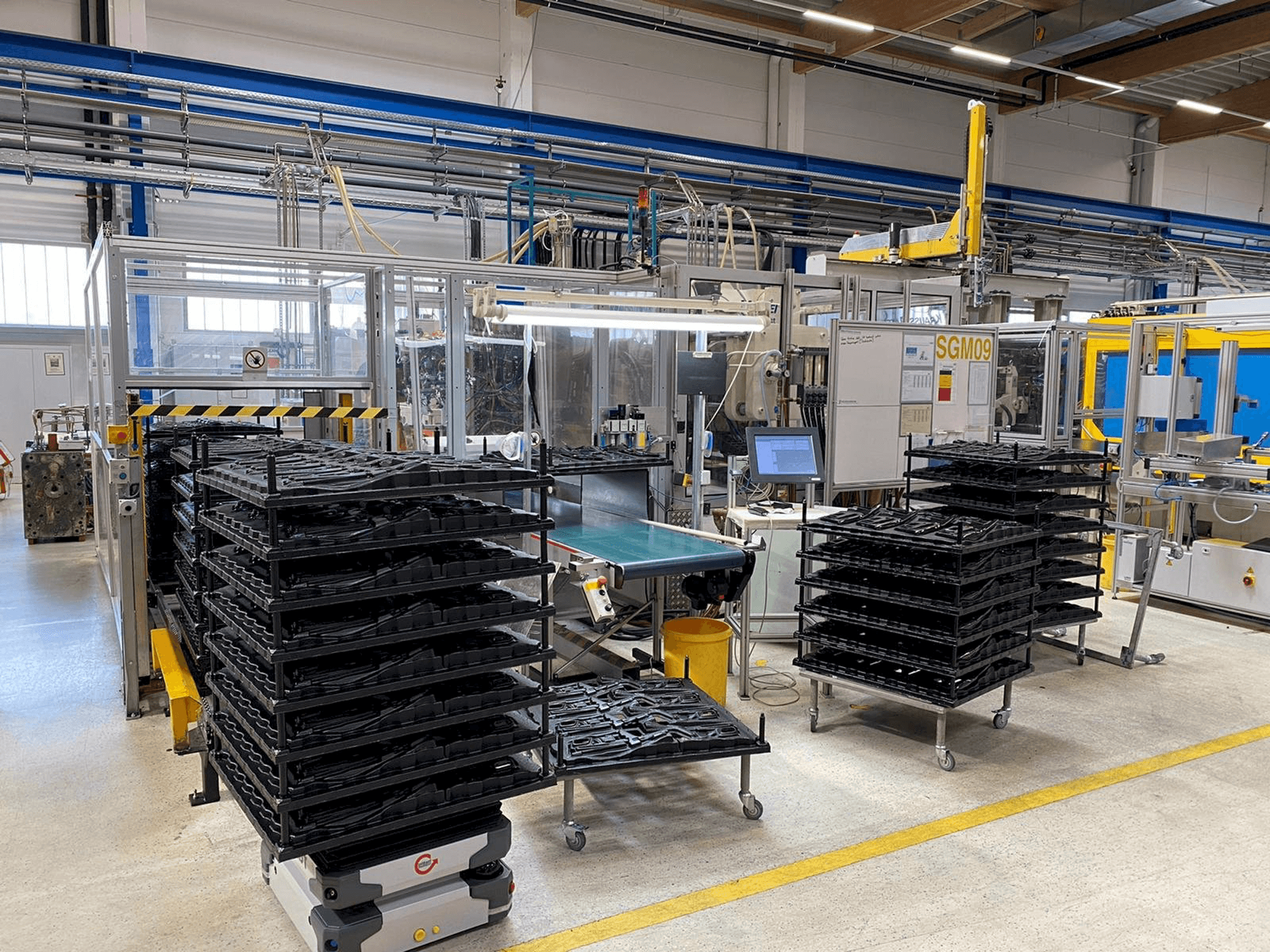 Vista frontale della macchina Krauss Maffei 650-1900-520 CZ Multinject