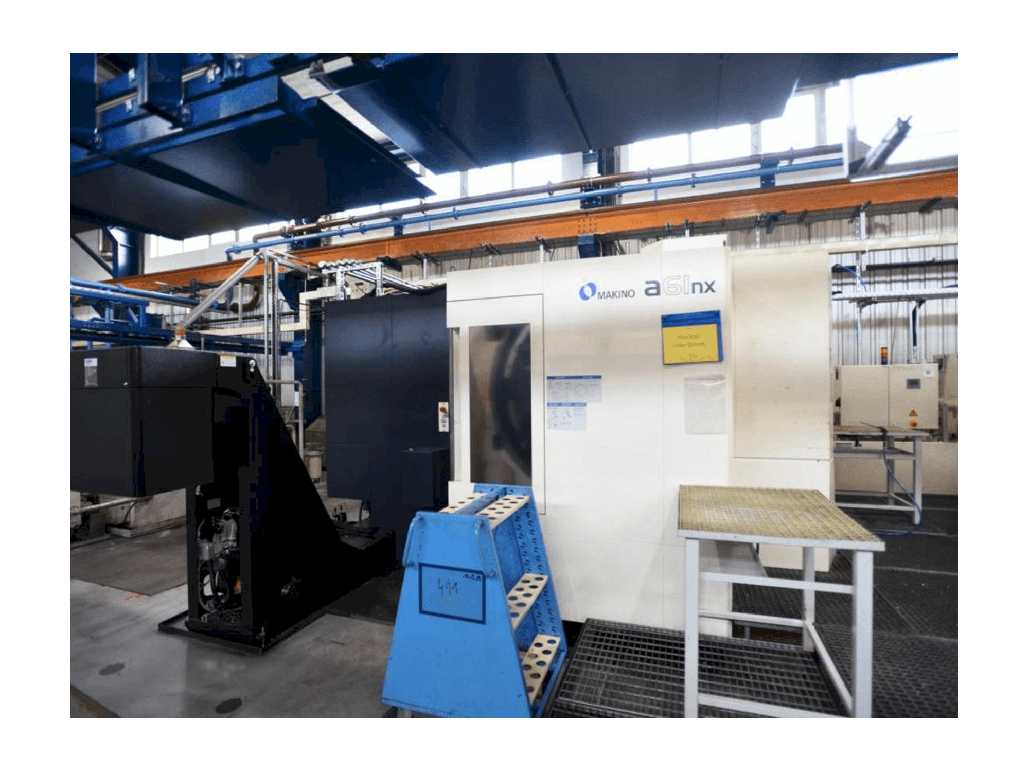 Vista frontale della macchina Makino a61nx Pro 6