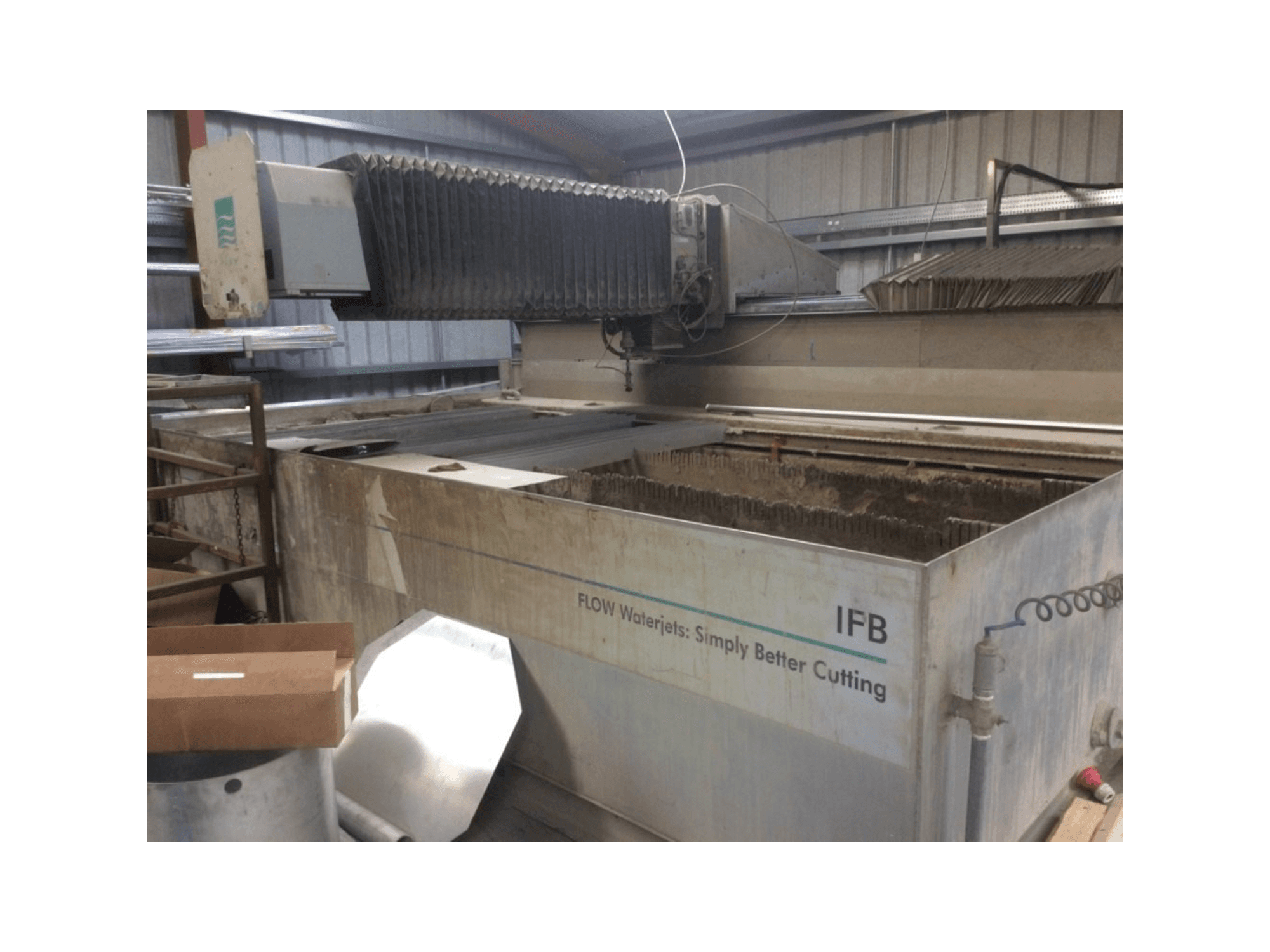 Vista frontale della macchina Flow IFB 713633-1